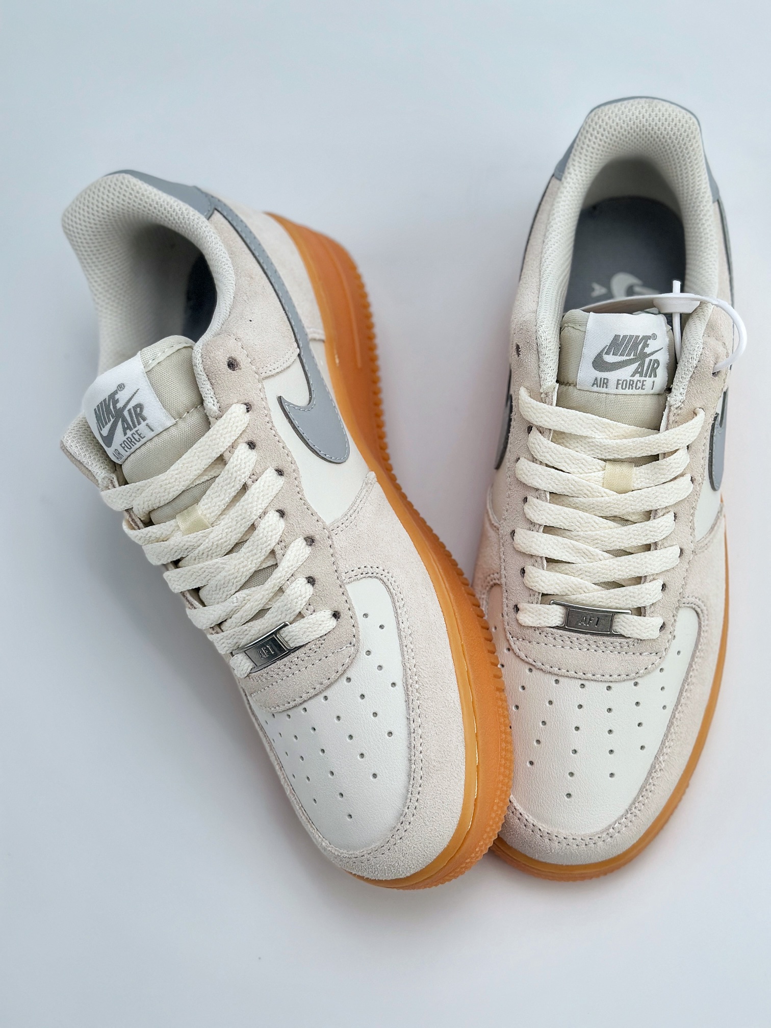 Nike Air Force 1 Low 07 ESS+ 米灰 FQ8714-002