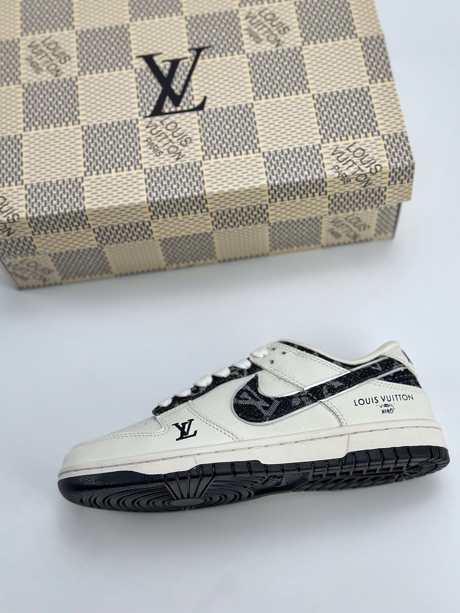 Nike SB Dunk Low x Louis Vuitton 白黑 XB3802-358