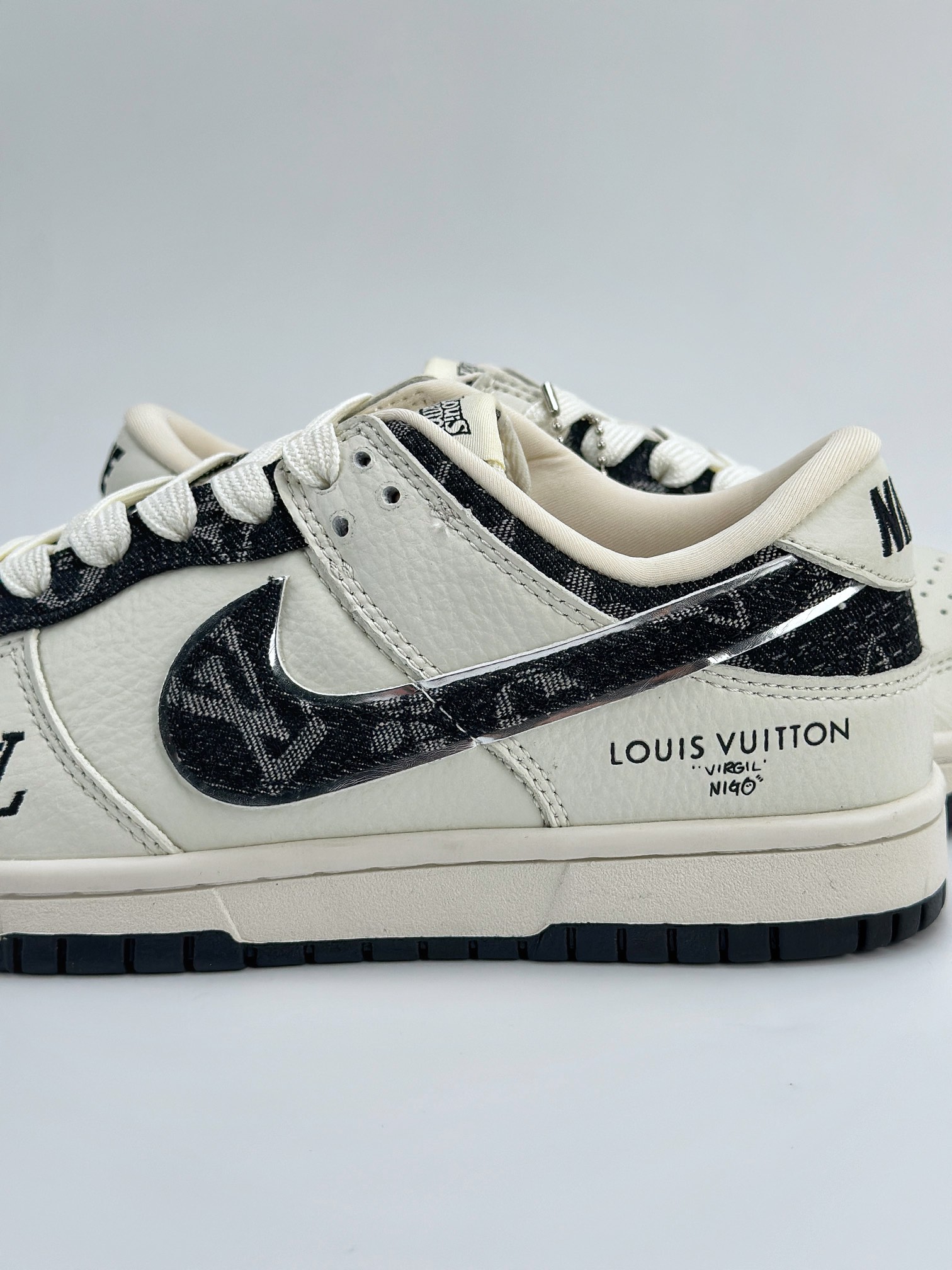 Nike SB Dunk Low x Louis Vuitton 白黑 XB3802-358