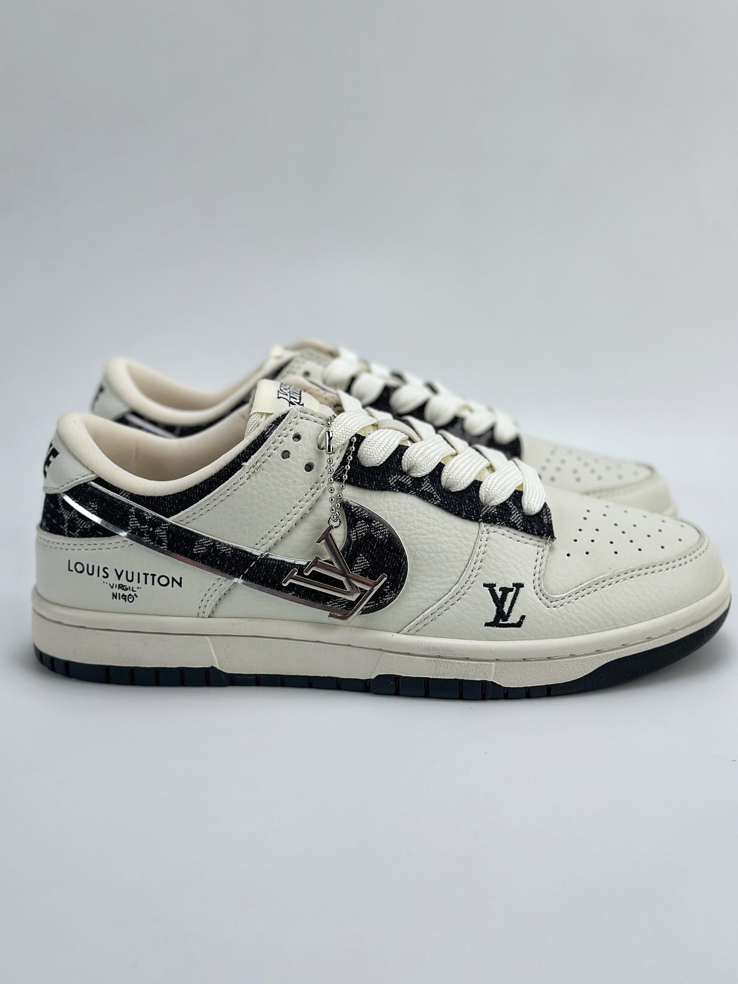 Nike SB Dunk Low x Louis Vuitton 白黑 XB3802-358