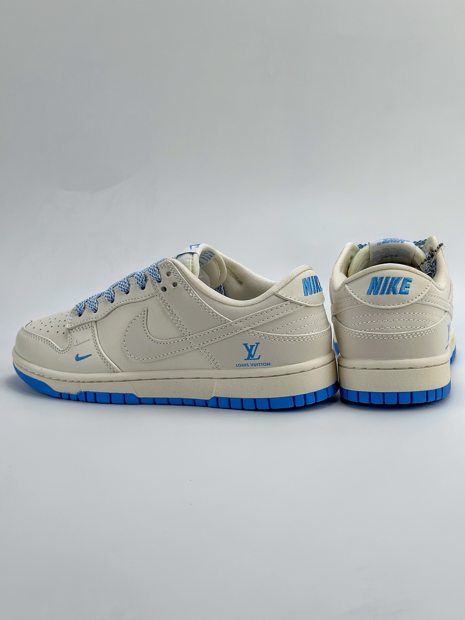 Nike SB Dunk Low x Louis Vuitton 白蓝满天星 XX2025-322