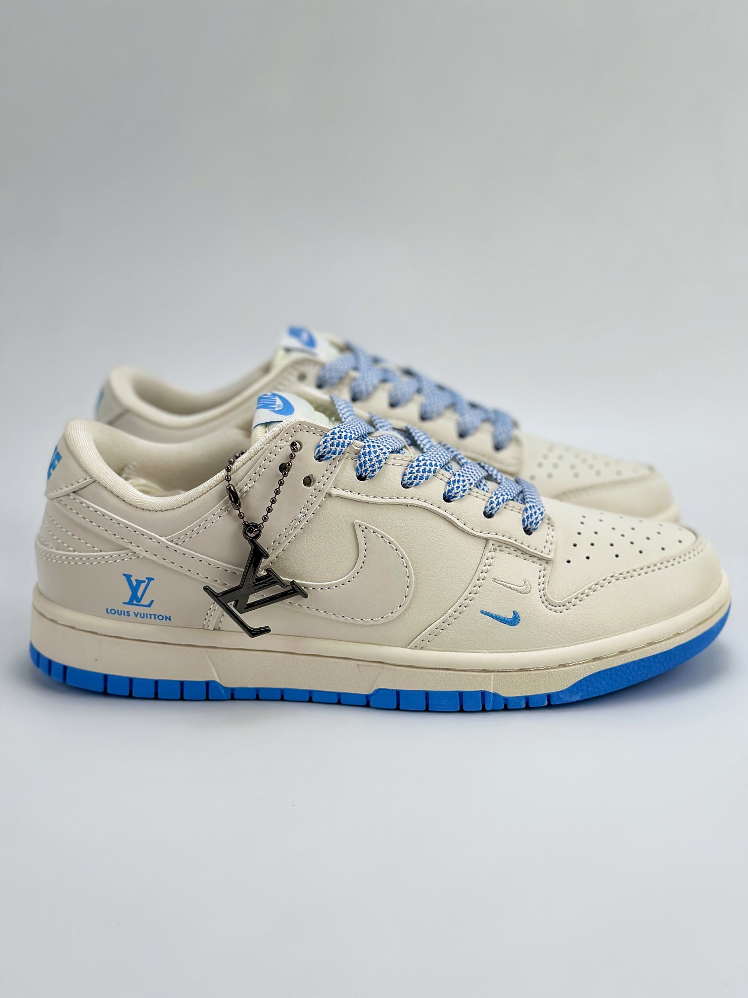 Nike SB Dunk Low x Louis Vuitton 白蓝满天星 XX2025-322