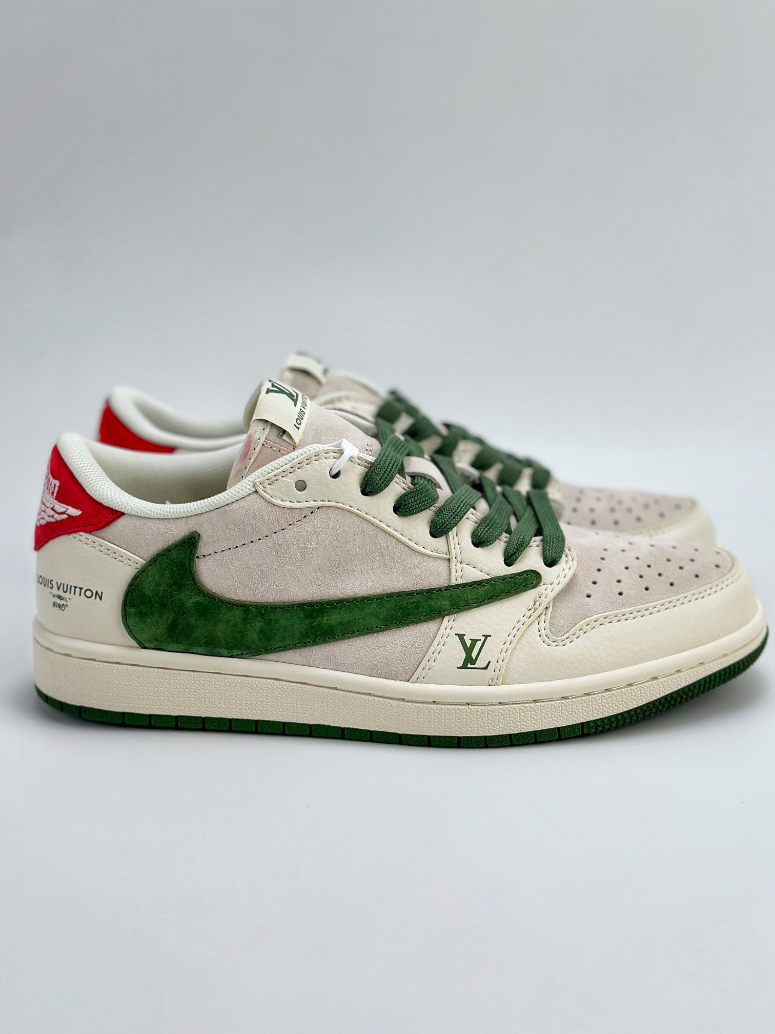 Travis Scott x Nike Air Jordan 1 Low x Louis Vuitton 三方联名 XY2688-102