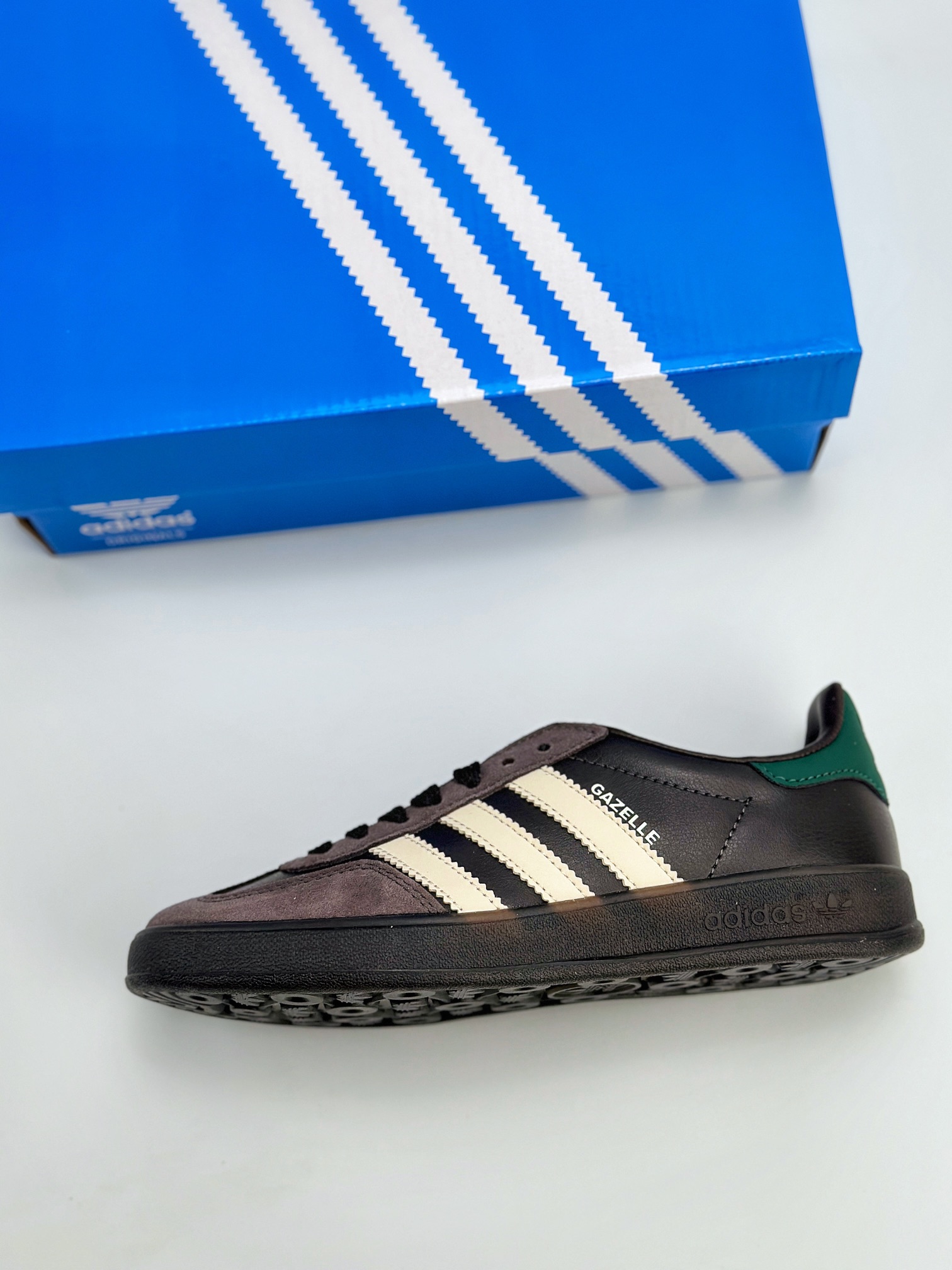 adidas Originals Gazelle INdoor 黑棕三叶草休闲防滑耐磨低帮板鞋 IH0374