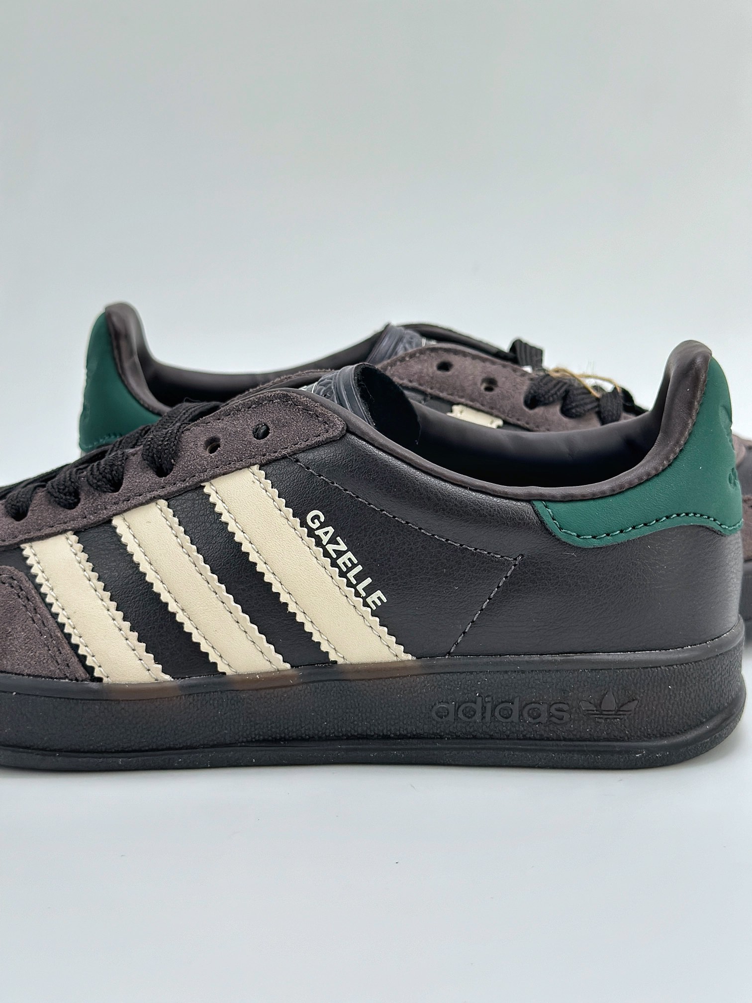 adidas Originals Gazelle INdoor 黑棕三叶草休闲防滑耐磨低帮板鞋 IH0374