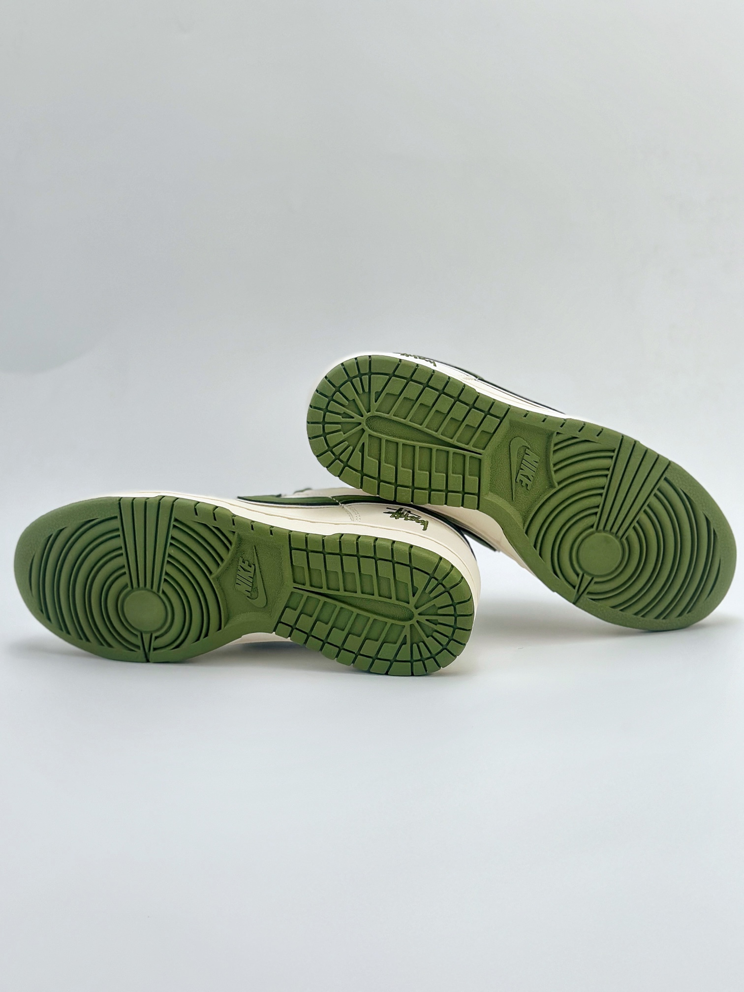 Nike SB Dunk Low x Stussy 斯图西白绿 DQ1098-381