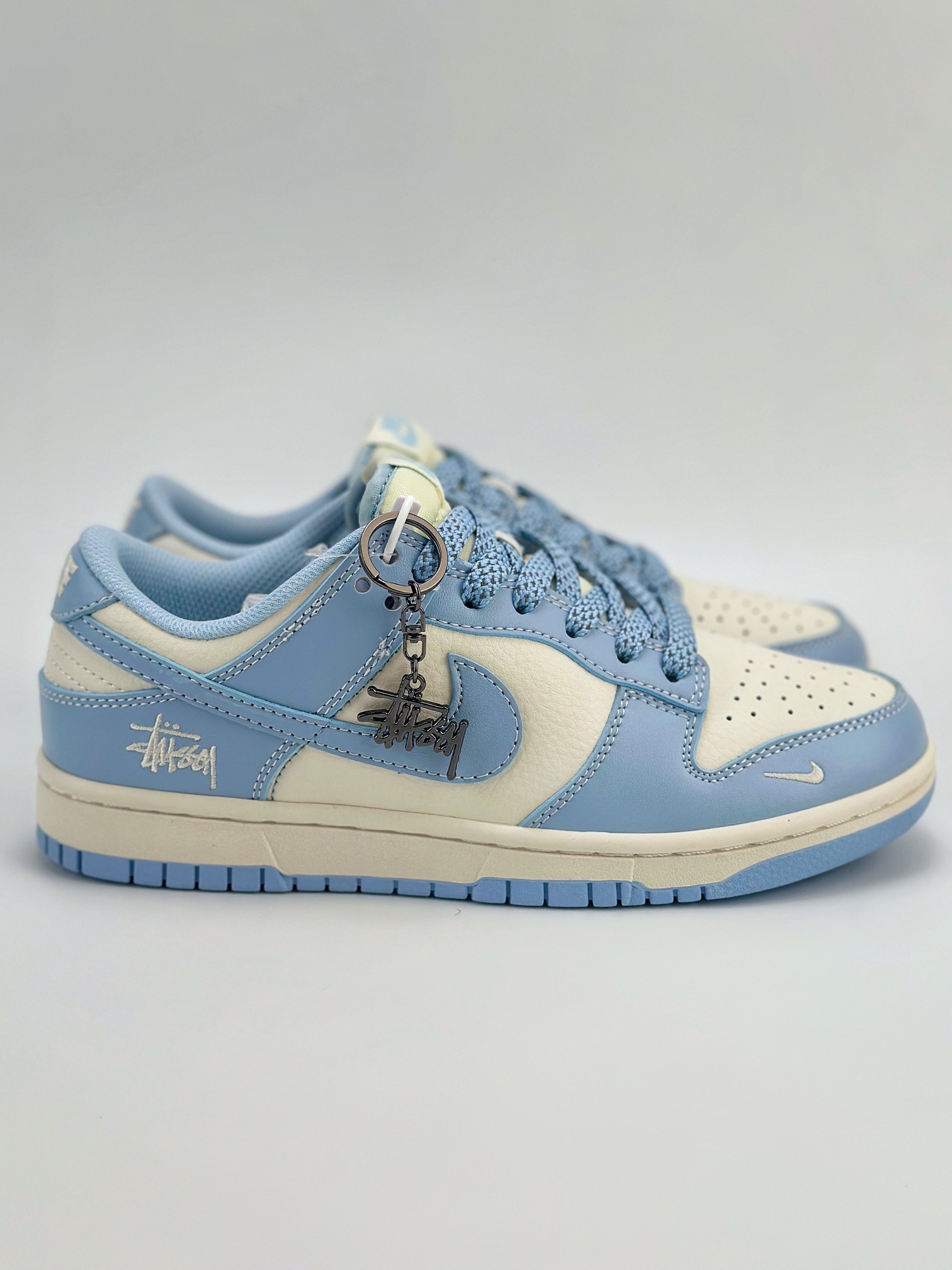 Nike SB Dunk Low x Stussy 斯图西米白天蓝满天星 BB9898-004