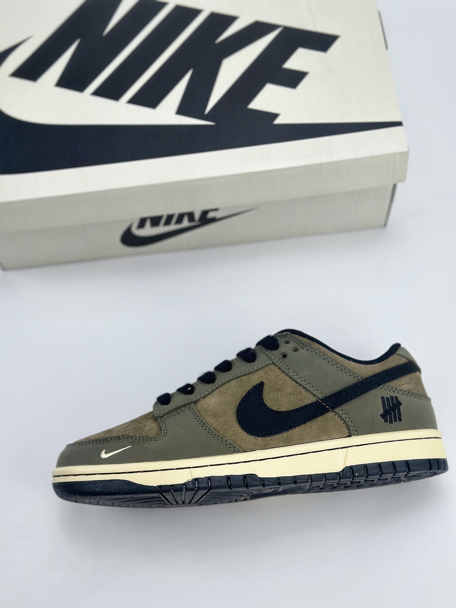 Nike SB Dunk Low x Uninterrupted 黑绿 JH8037-921