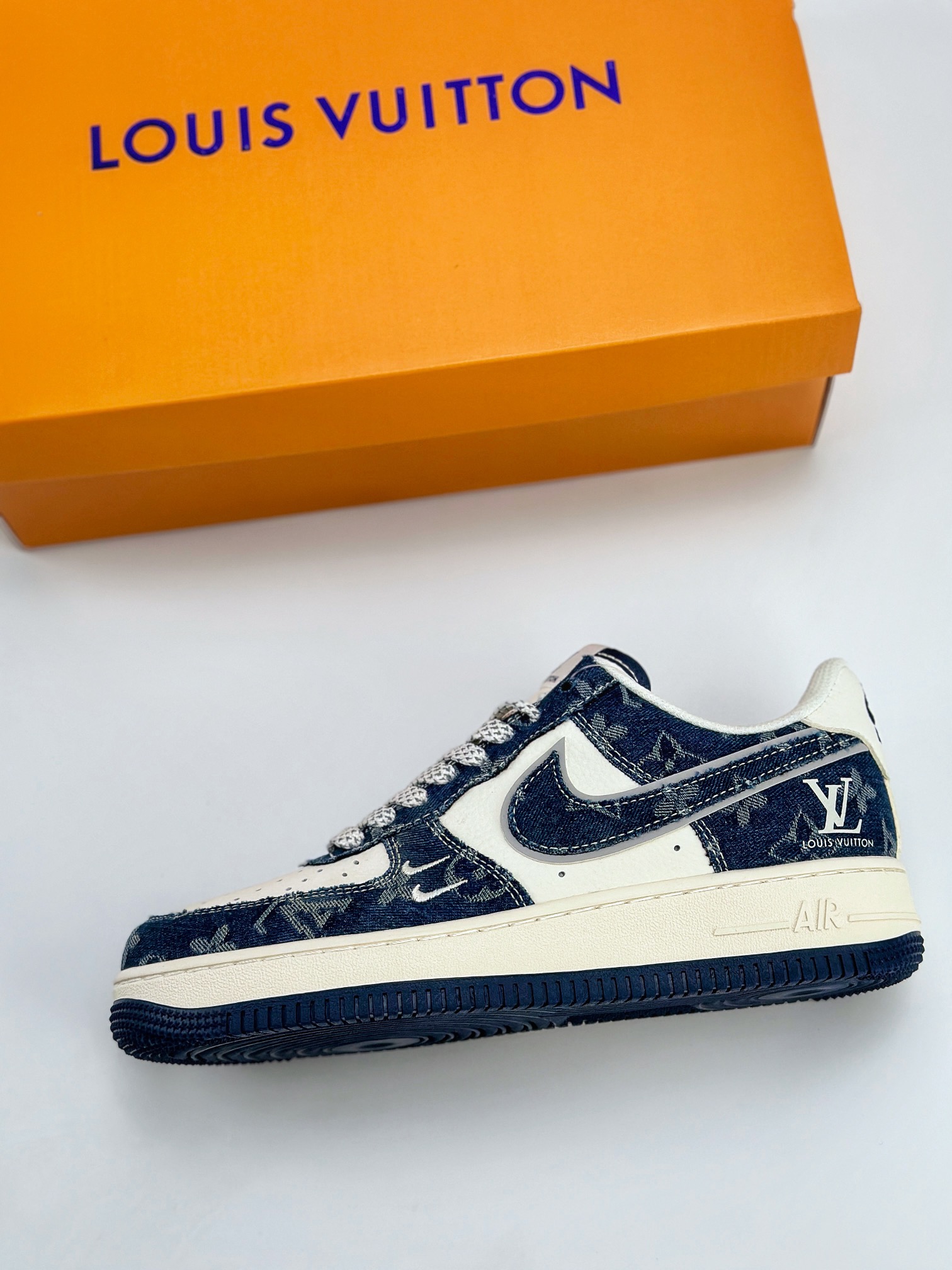 Nike Air Force 1 Low 07 x Louis Vuitton 白蓝牛仔布 SJ2088-033