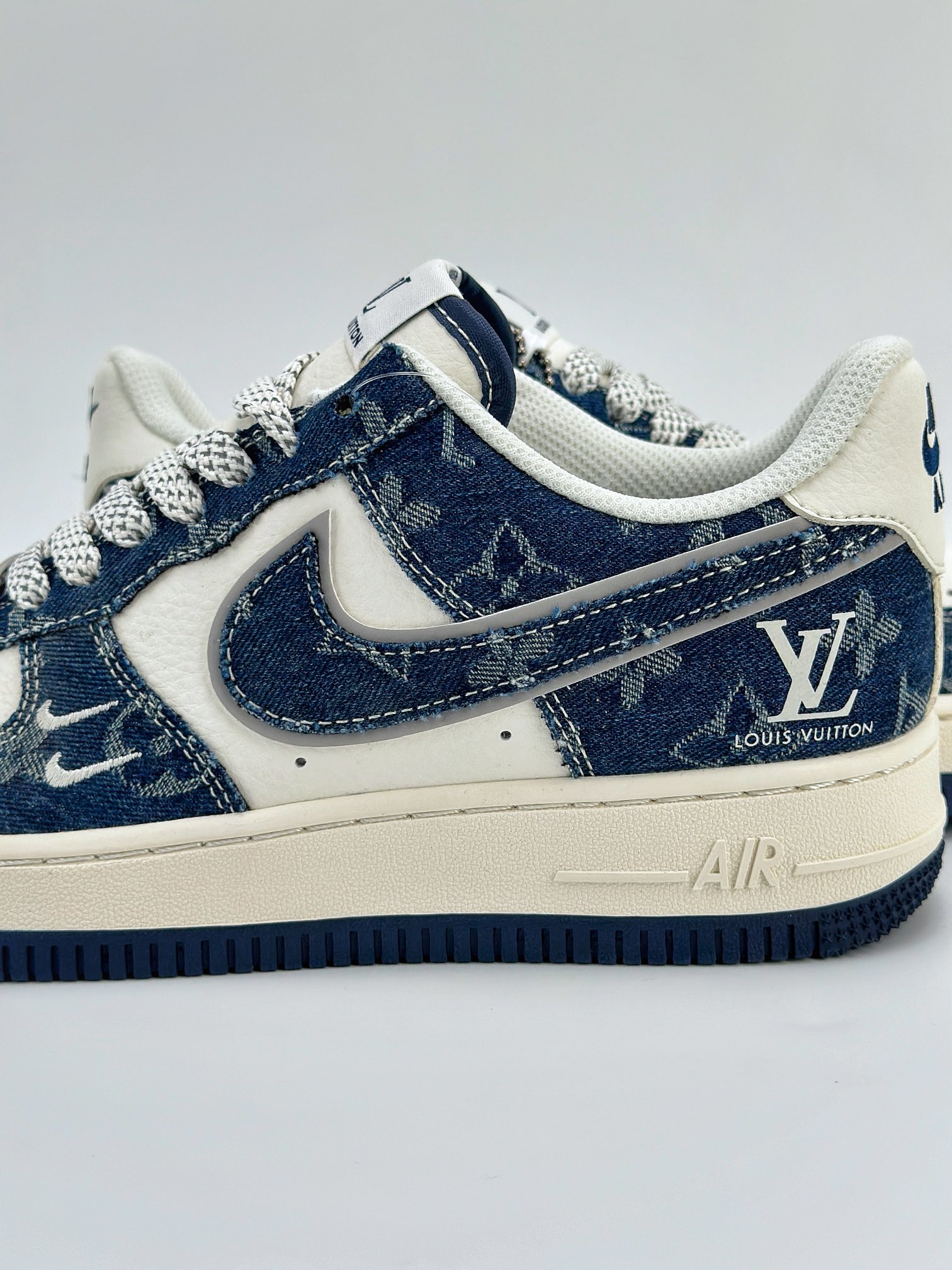 Nike Air Force 1 Low 07 x Louis Vuitton 白蓝牛仔布 SJ2088-033