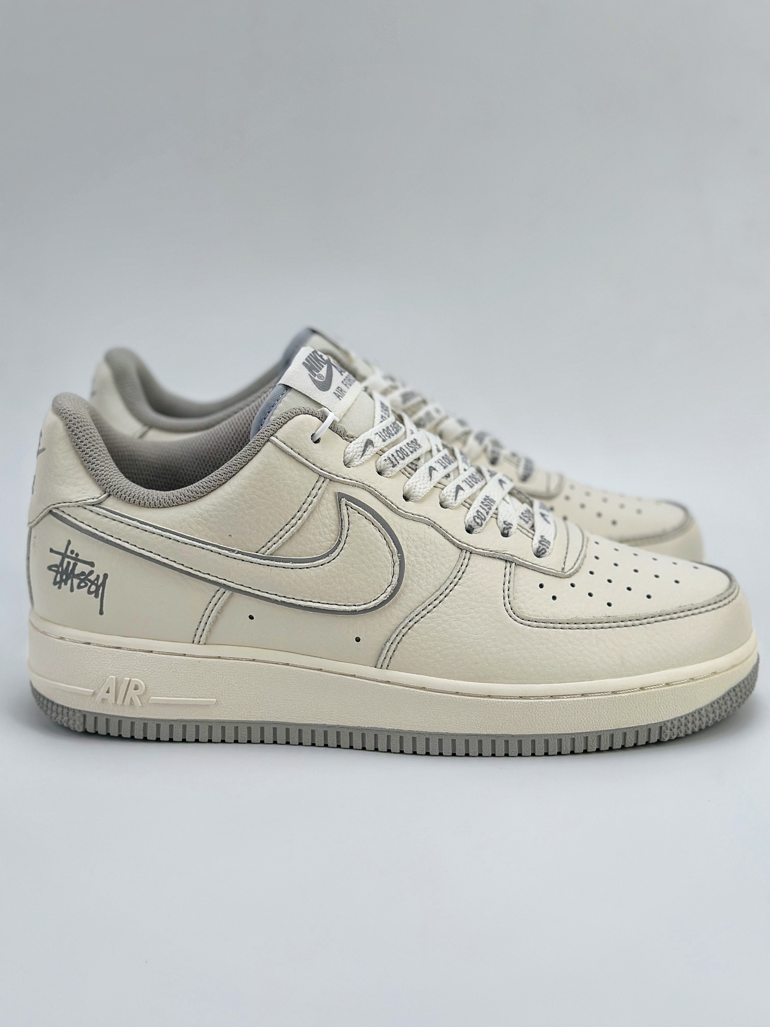 Nike Air Force 1 Low 07 x Stussy 斯图西米白满天星 UN1815-802