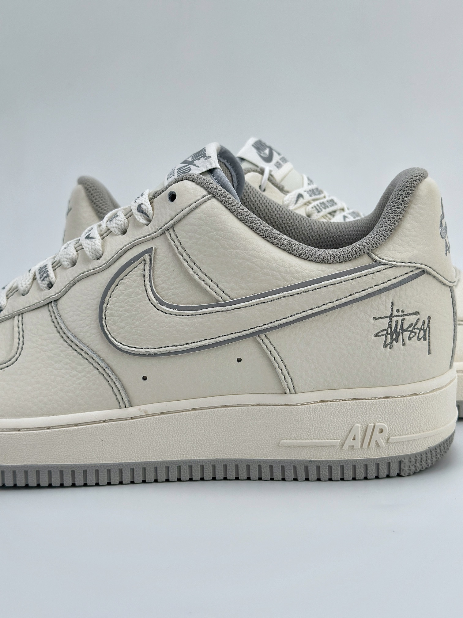 Nike Air Force 1 Low 07 x Stussy 斯图西米白满天星 UN1815-802