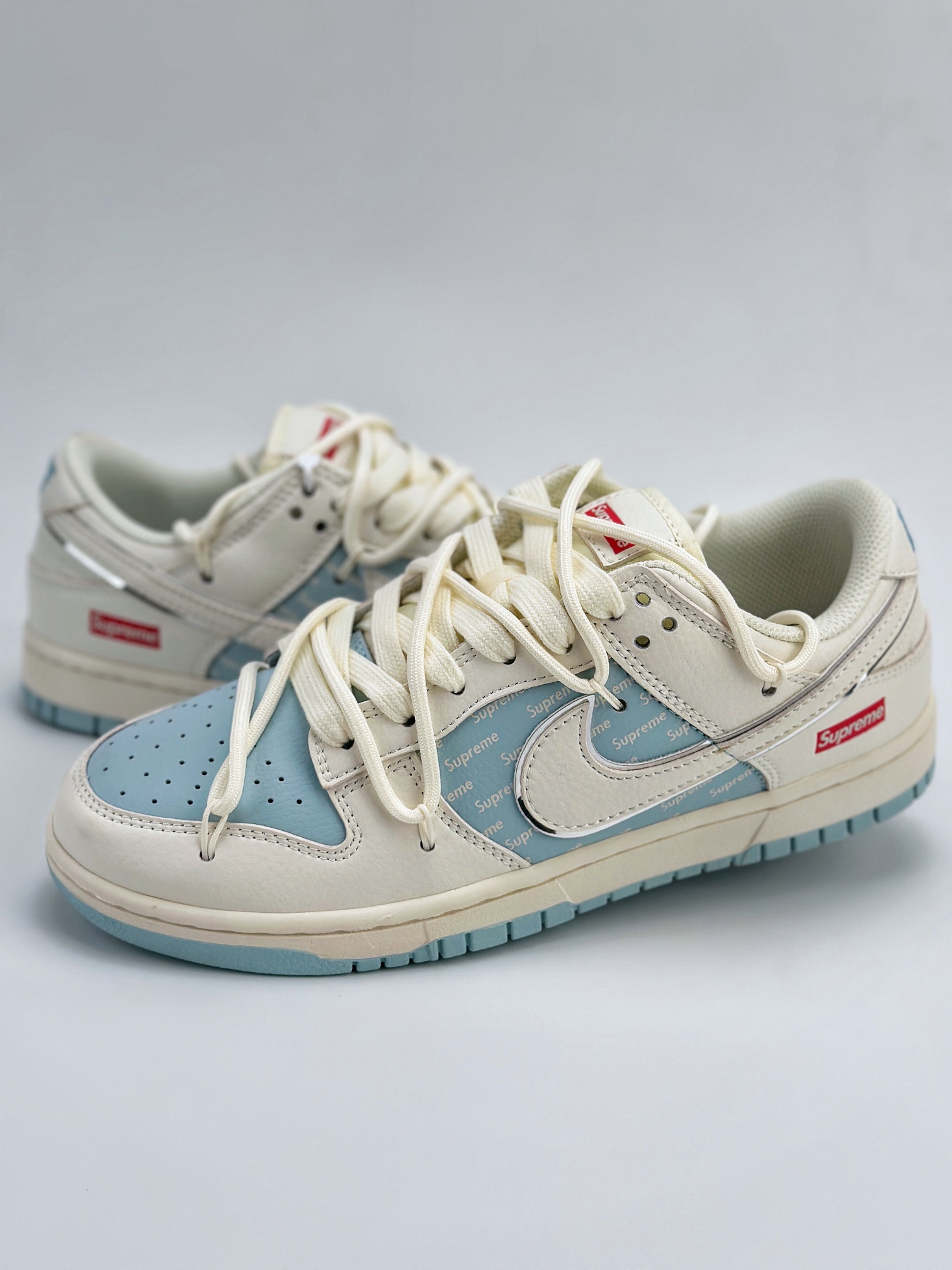 Nike SB Dunk Low x Supreme 白天蓝绑带 JJ5688-107