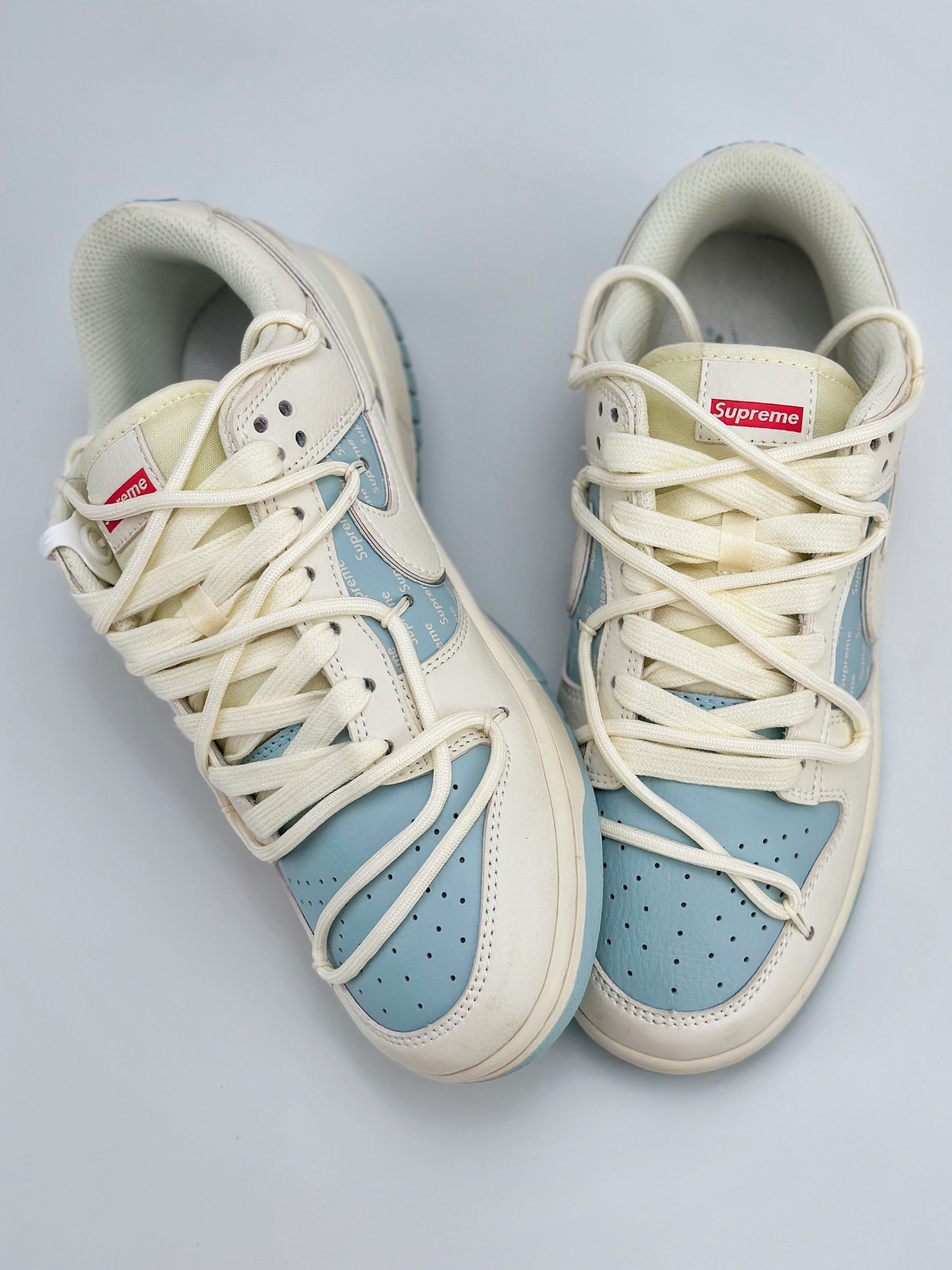 Nike SB Dunk Low x Supreme 白天蓝绑带 JJ5688-107