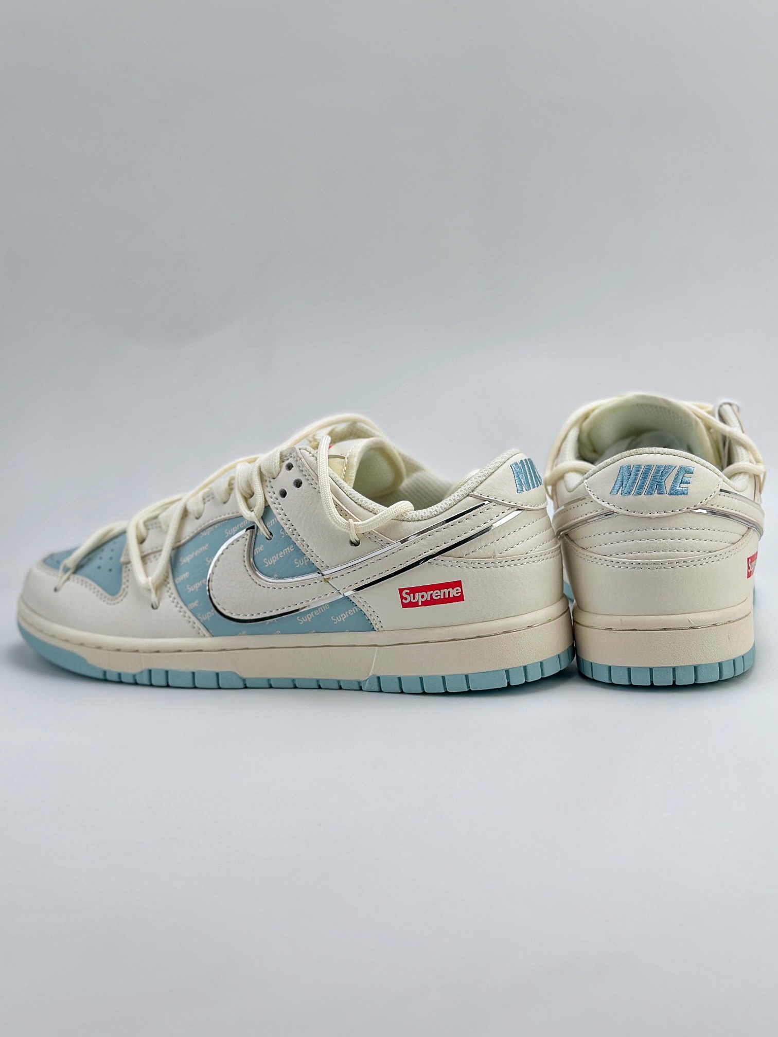 Nike SB Dunk Low x Supreme 白天蓝绑带 JJ5688-107