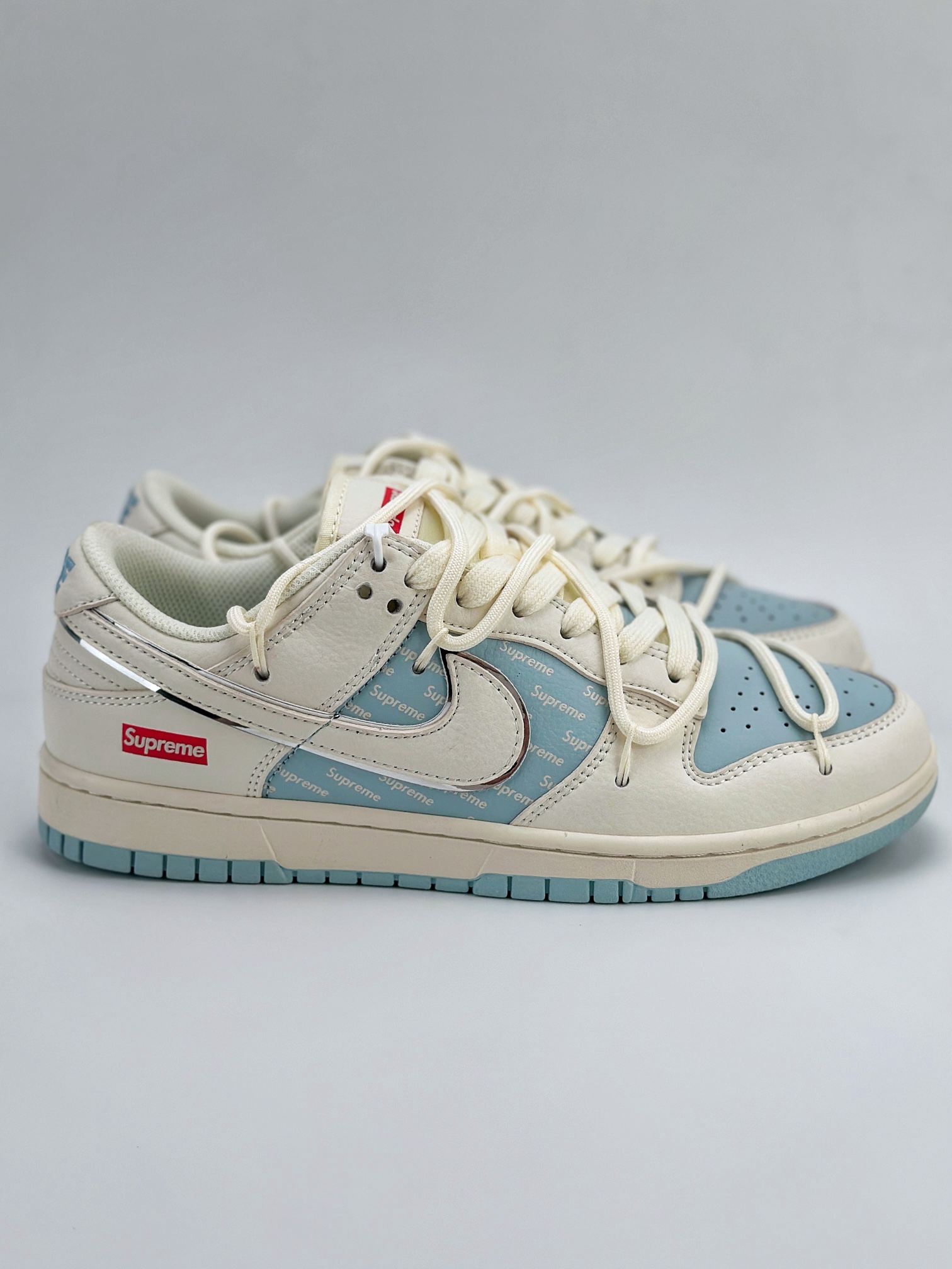 Nike SB Dunk Low x Supreme 白天蓝绑带 JJ5688-107