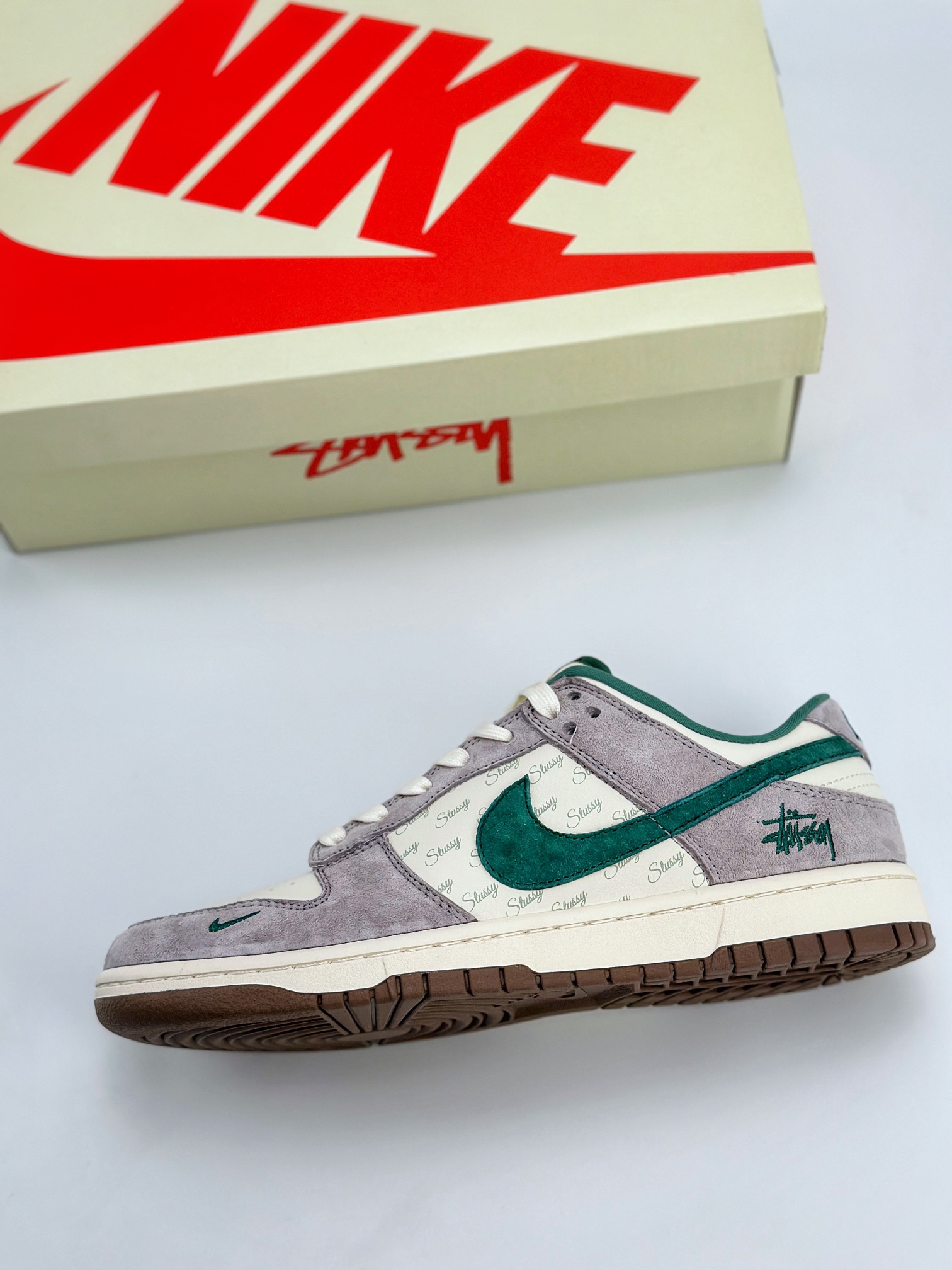 Nike SB Dunk Low x Stussy 斯图西米白灰绿翻毛 CF3688-007