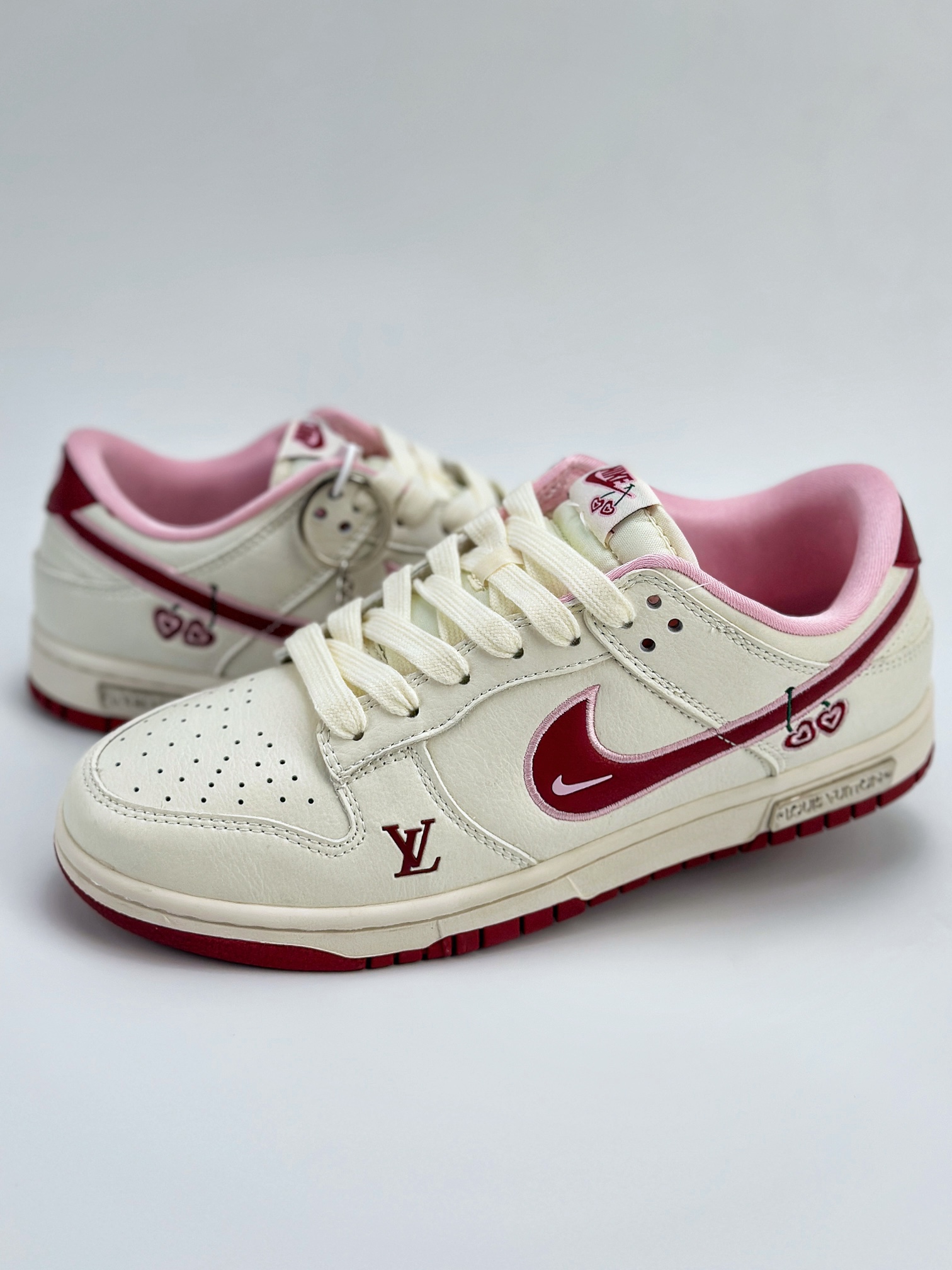 Nike SB Dunk Low LX ”Valentine‘s Day” 情人节白粉红 XX2025-312