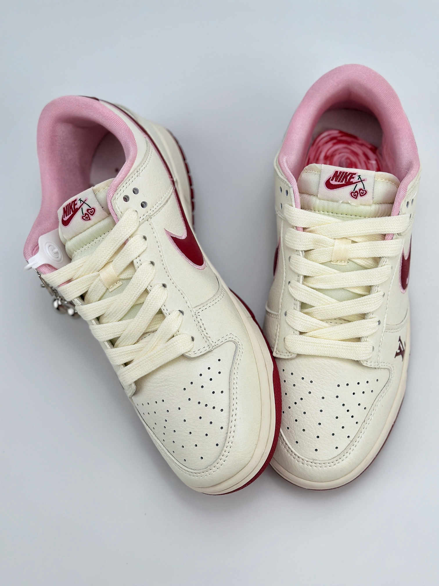 Nike SB Dunk Low LX ”Valentine‘s Day” 情人节白粉红 XX2025-312