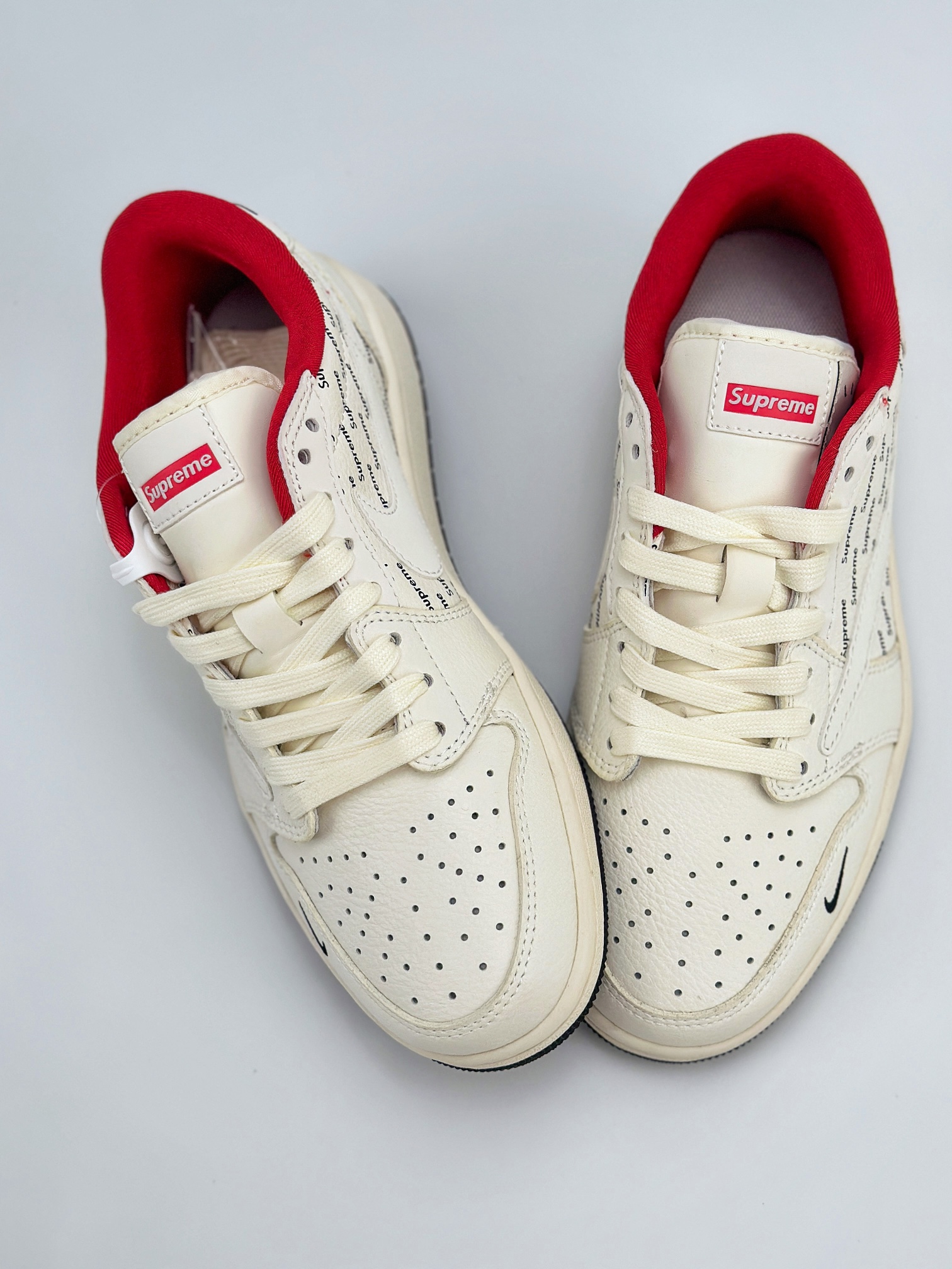 Air Jordan 1 Retro Low x Supreme 米白红小钩 YQ2088-671