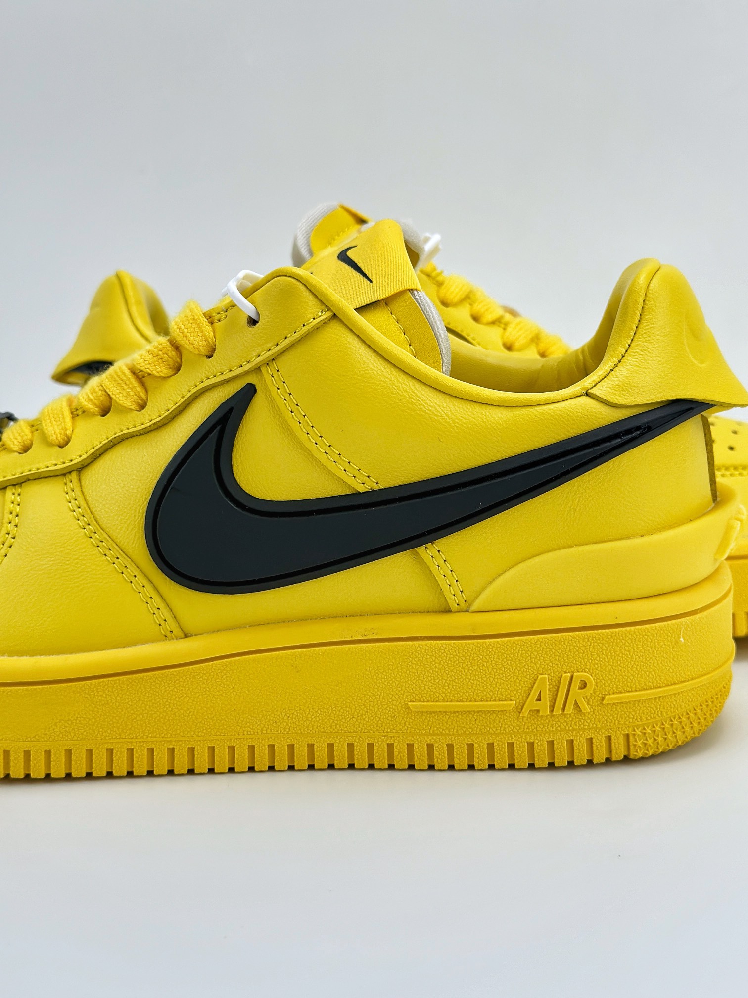 Nike Air Force 1 Low 07 x AMBUSH 黄黑大钩 DV3464-600