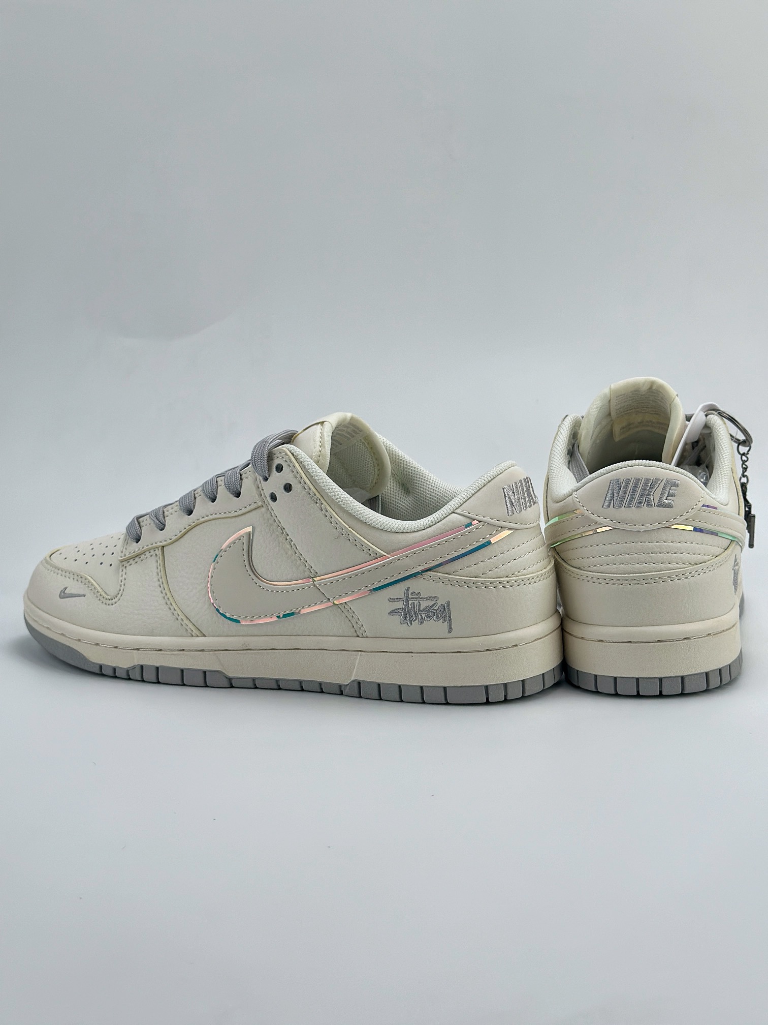 Nike SB Dunk Low x Stussy 斯图西白镭射 XY1688-002