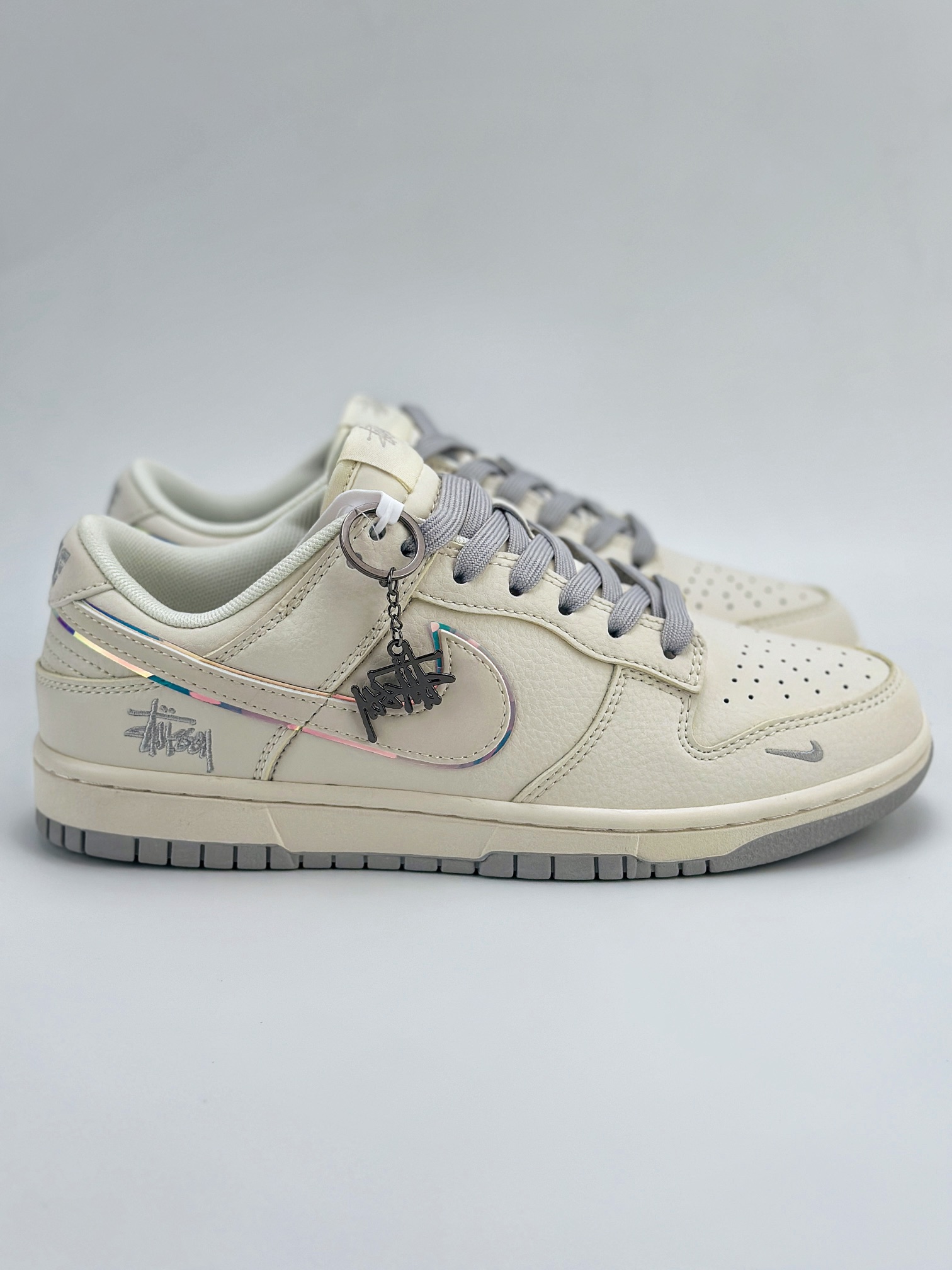 Nike SB Dunk Low x Stussy 斯图西白镭射 XY1688-002