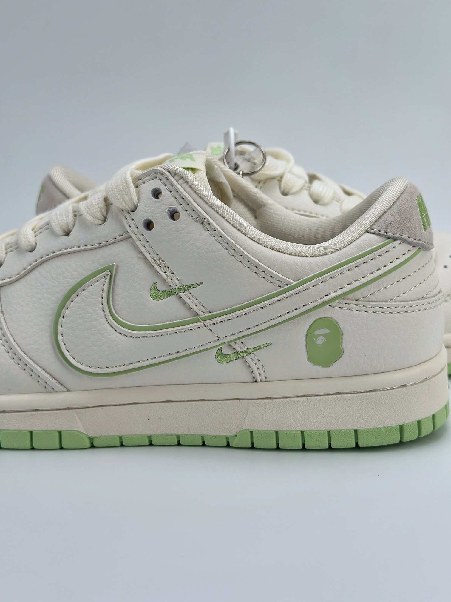 Nike SB Dunk Low x BAPE 米白绿双小钩 CF3688-010