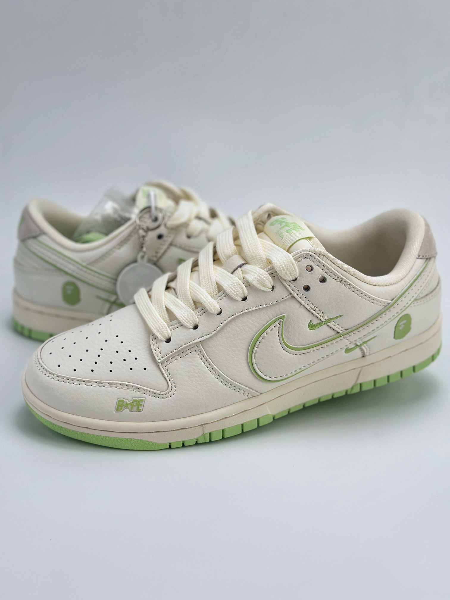 Nike SB Dunk Low x BAPE 米白绿双小钩 CF3688-010