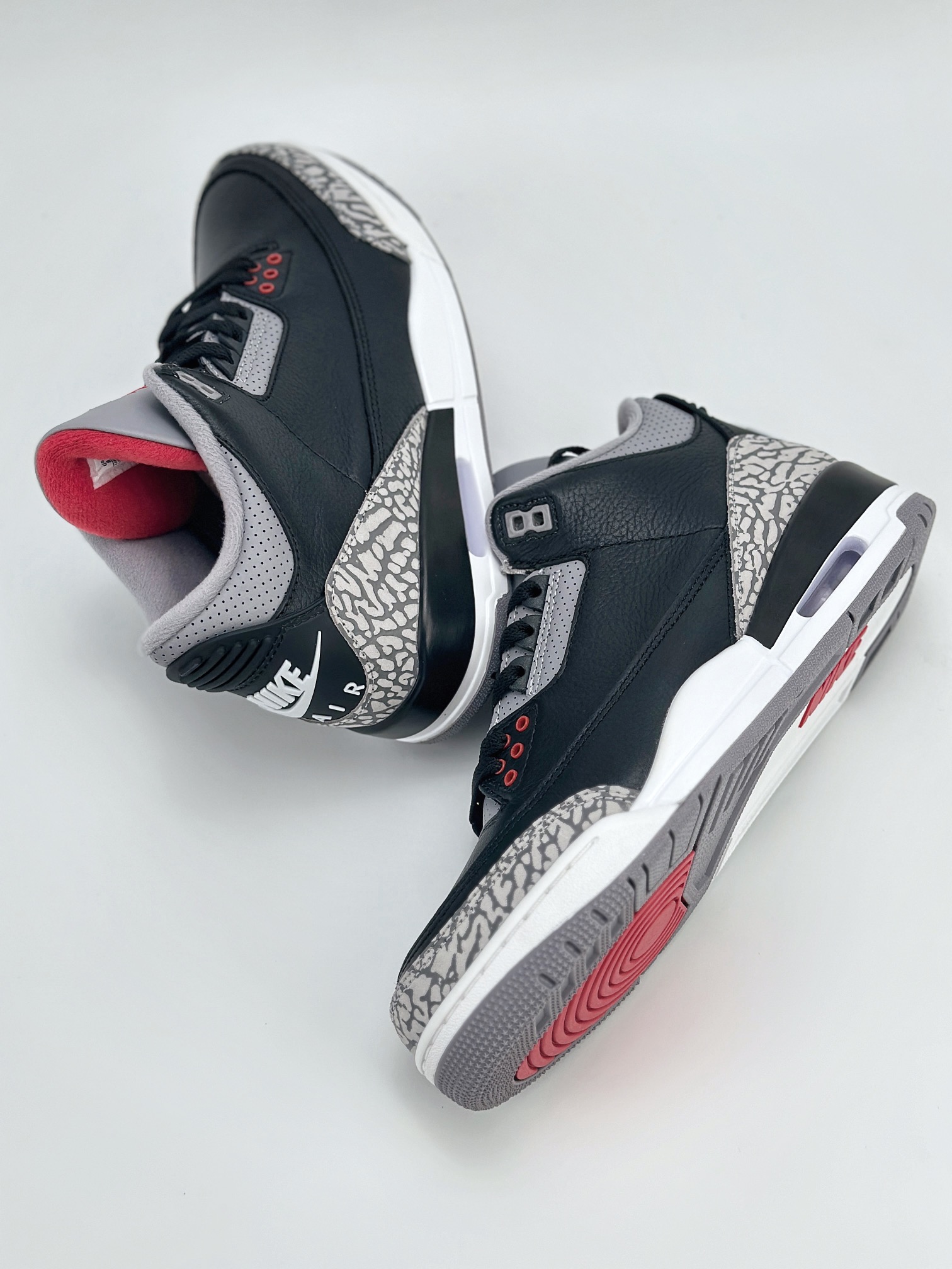 Nike Air Jordan 4 Retro 乔丹三代 ”Black Cement Reimaginde” 灰黑 DN3707-010