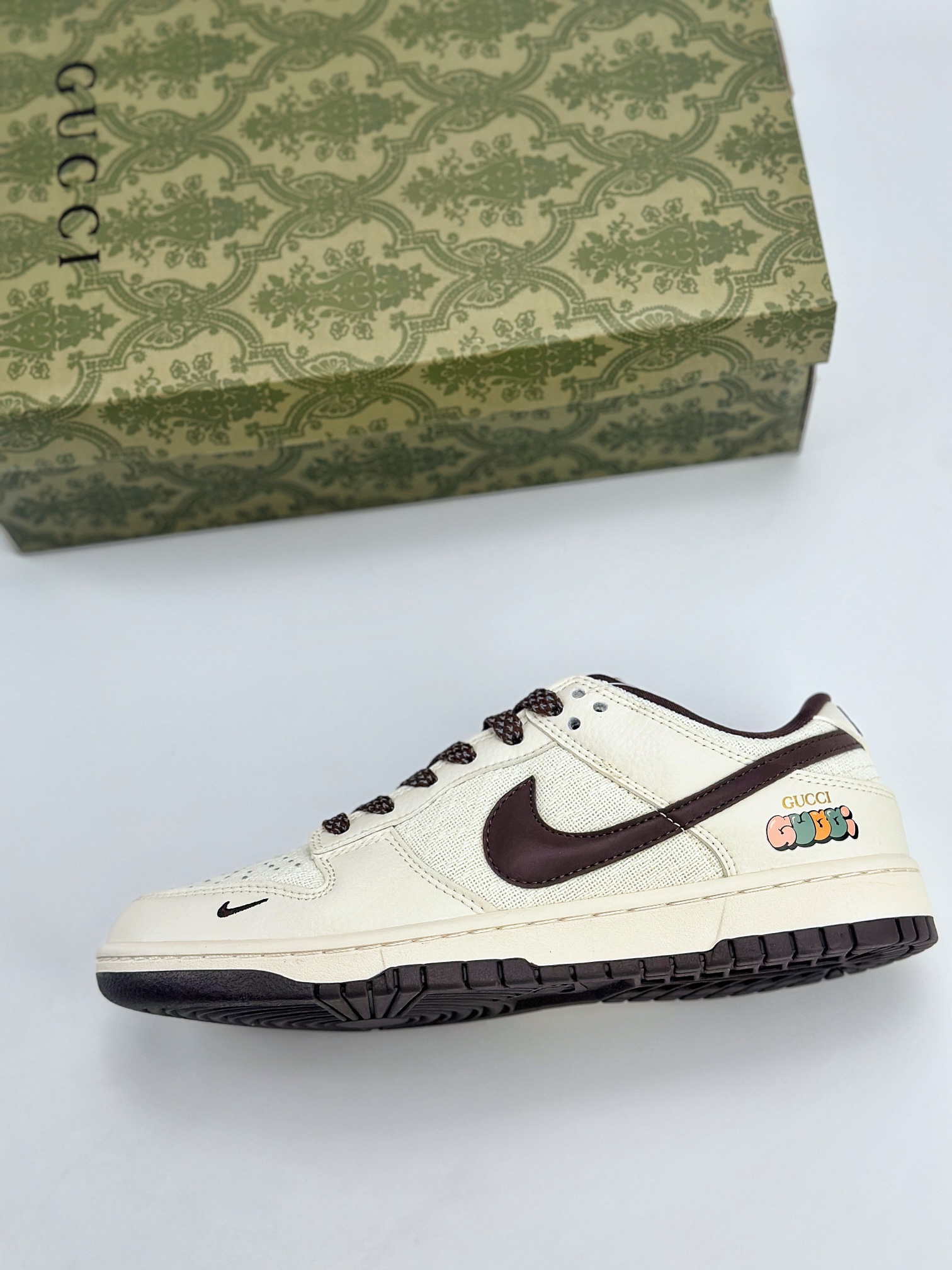 Nike SB Dunk Low x GUCCI 白巧克力满天星 DQ1098-375