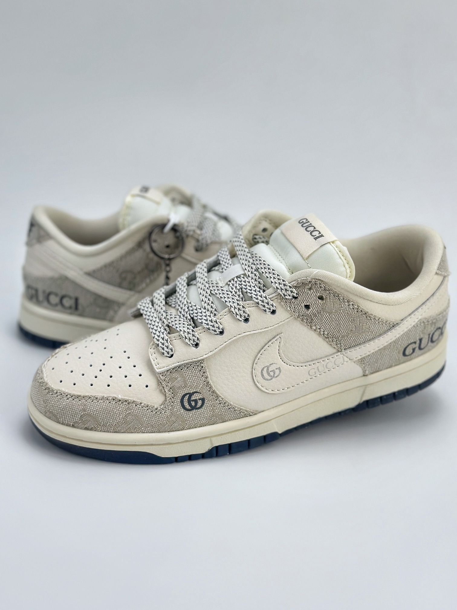 NIKE SB Dunk Low x GUCCI 白灰 CF3688-003