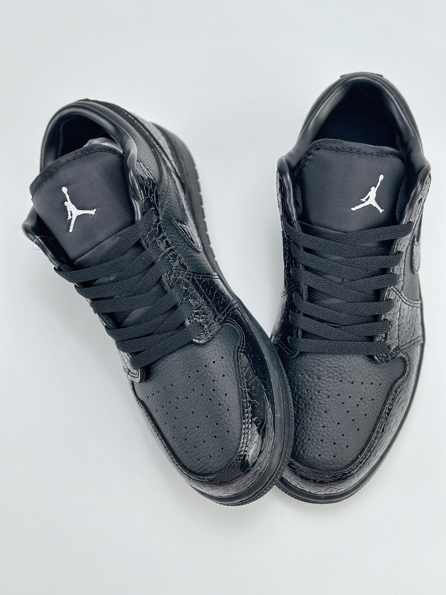 Air Jordan 1 Retro Low ”Black Croc” 漆皮黑 HJ7743-010