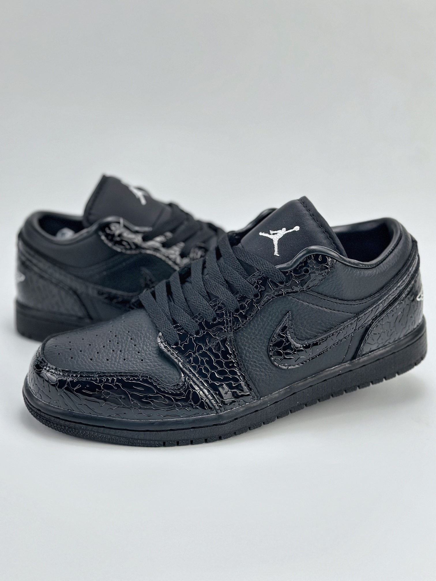 Air Jordan 1 Retro Low ”Black Croc” 漆皮黑 HJ7743-010