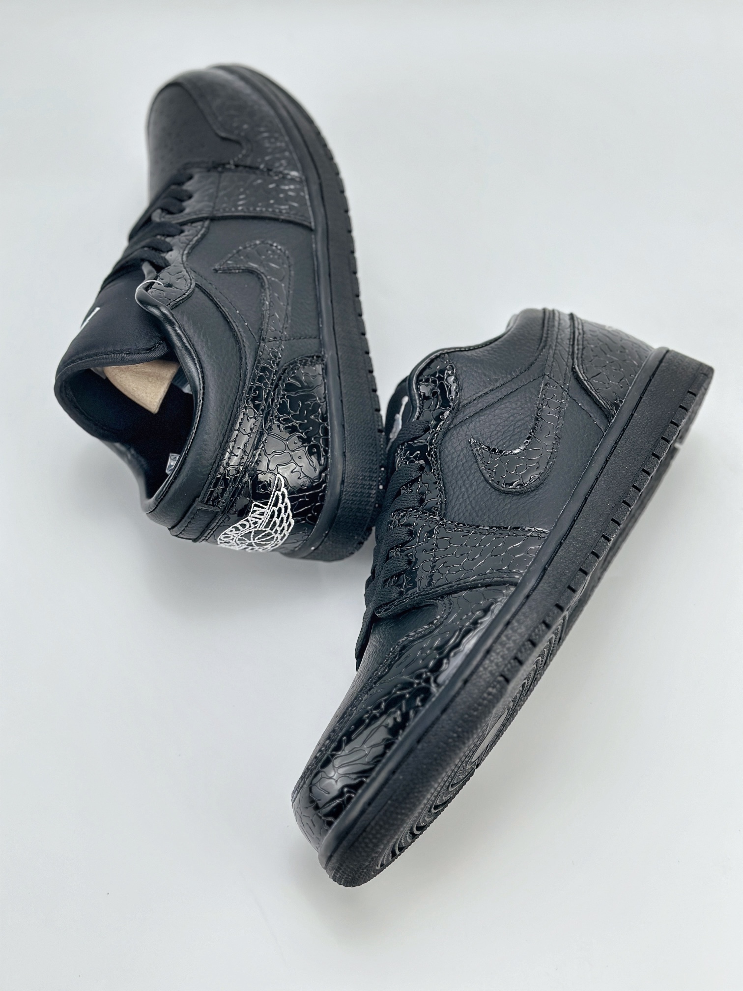 Air Jordan 1 Retro Low ”Black Croc” 漆皮黑 HJ7743-010