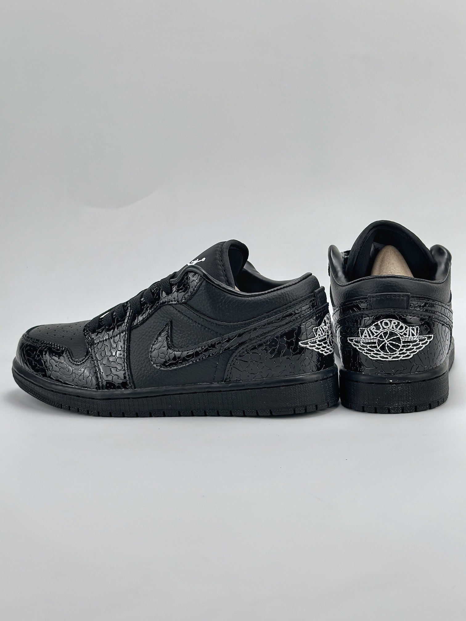 Air Jordan 1 Retro Low ”Black Croc” 漆皮黑 HJ7743-010