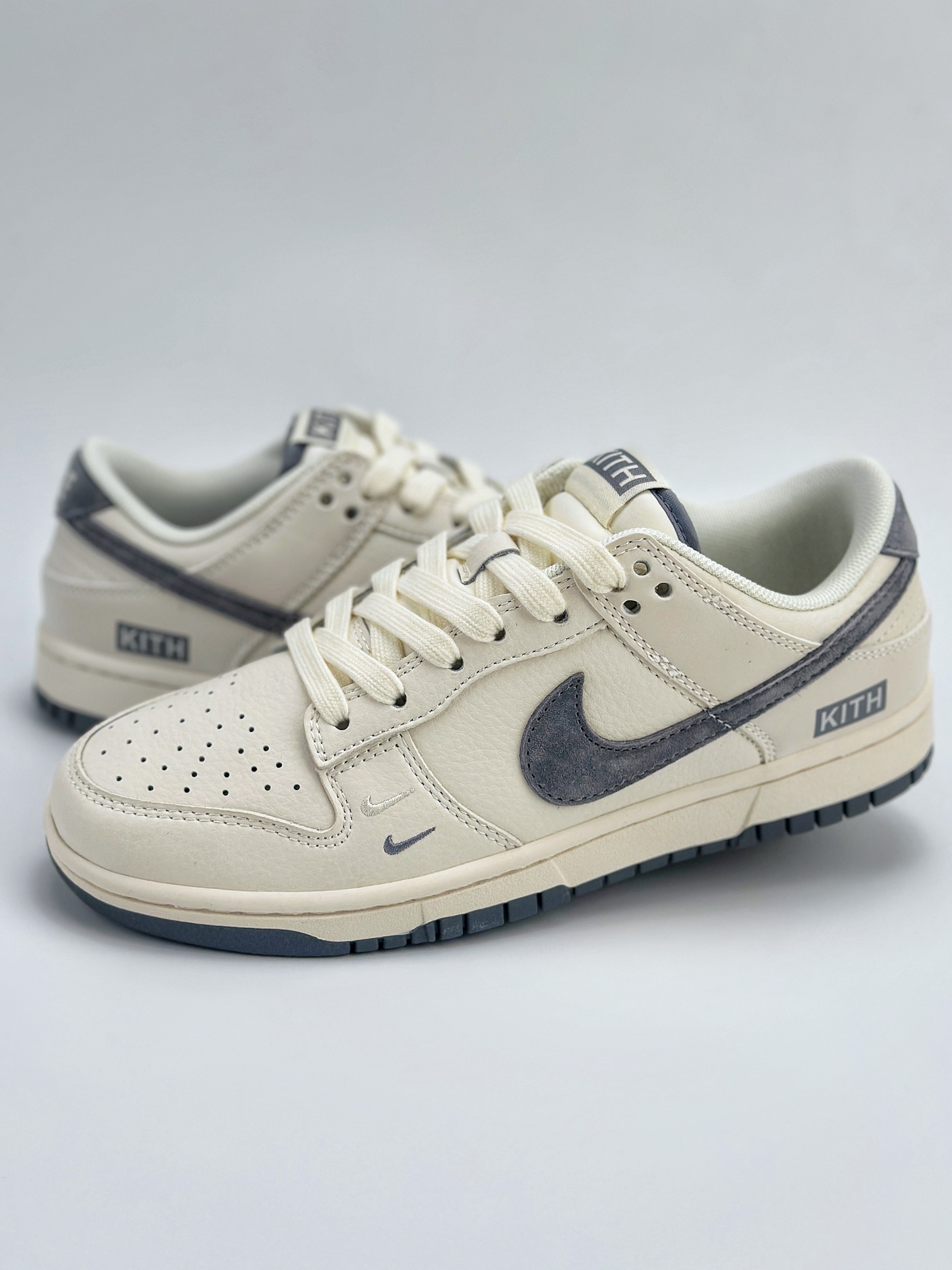 Nike SB Dunk Low x KITH 白灰双小钩 DQ1098-387