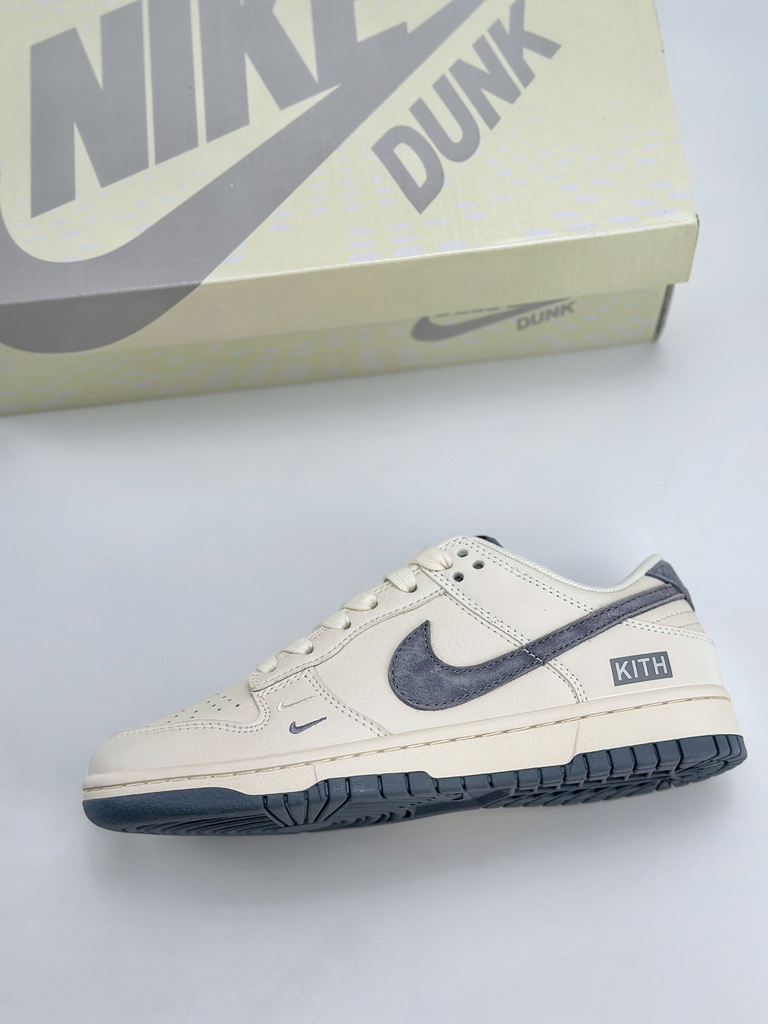 Nike SB Dunk Low x KITH 白灰双小钩 DQ1098-387