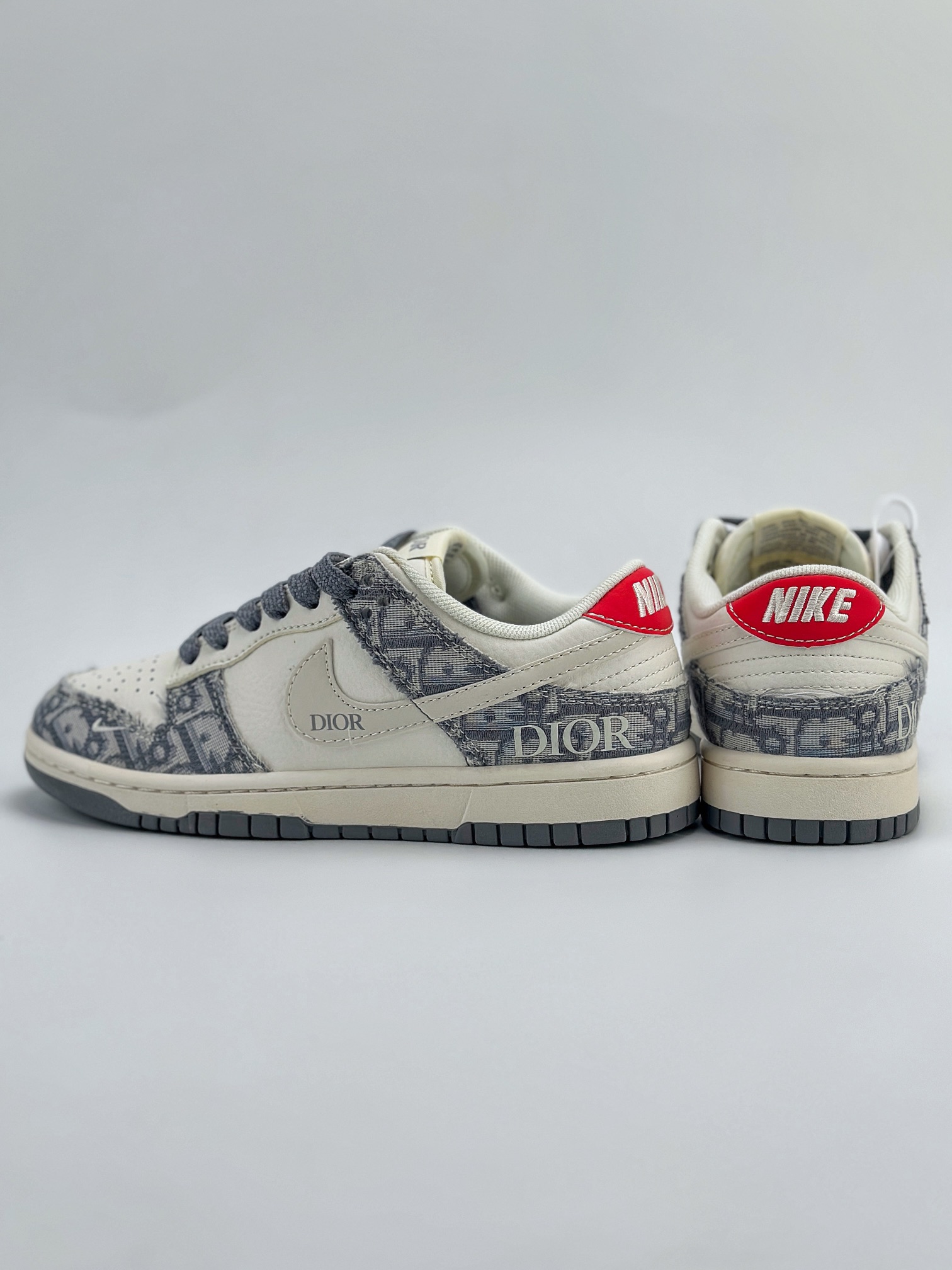 Nike SB Dunk Low x DIOR 白灰红 XY1688-004