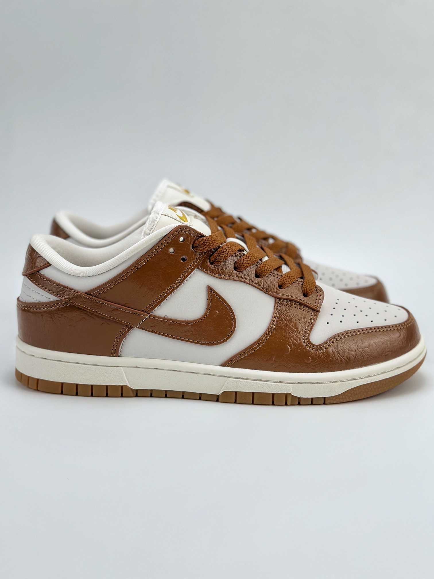 NIKE SB Dunk Low WMNS Lux ”Grandma Ale Brown” 白棕 FJ2260-001