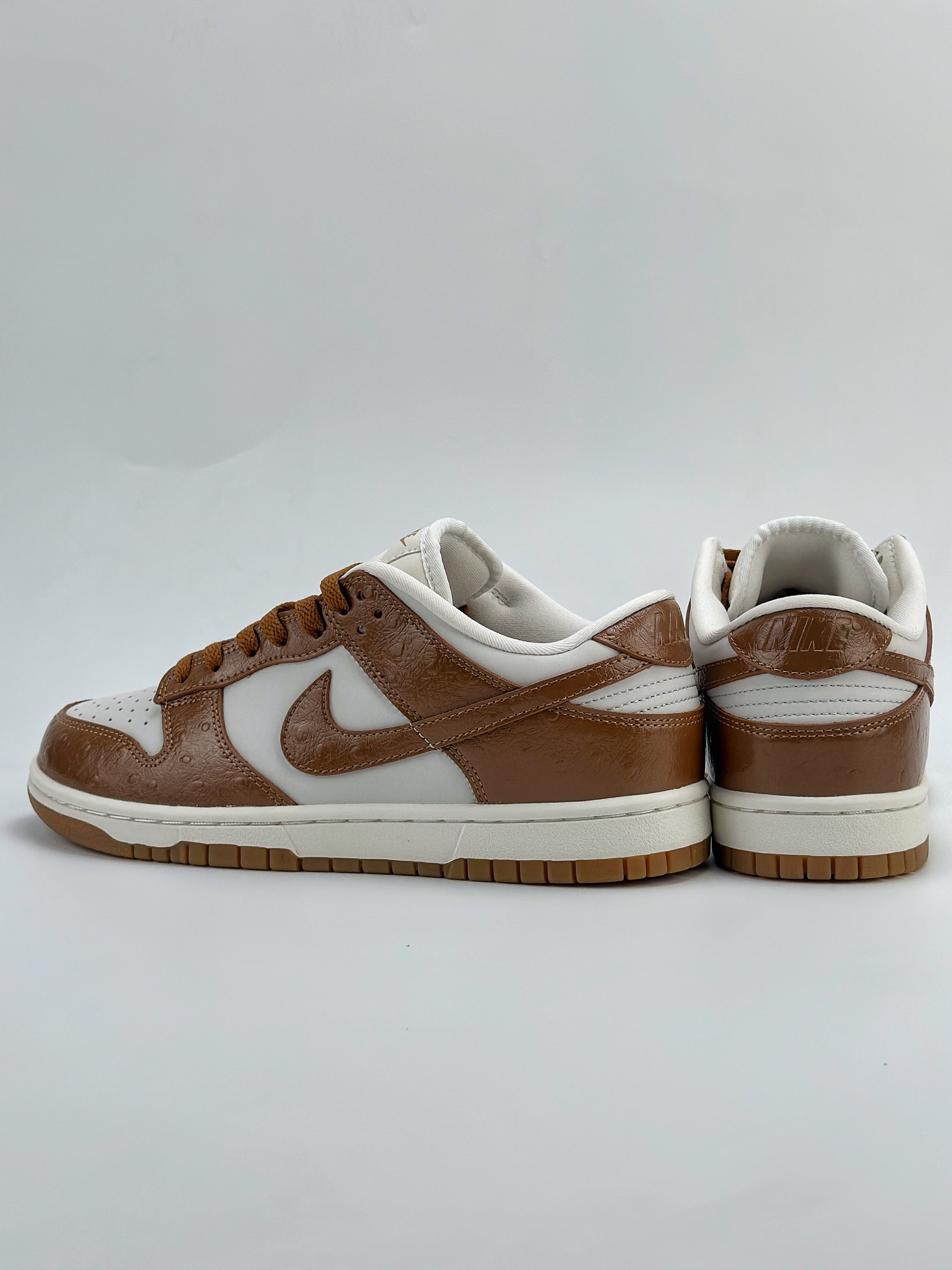 NIKE SB Dunk Low WMNS Lux ”Grandma Ale Brown” 白棕 FJ2260-001