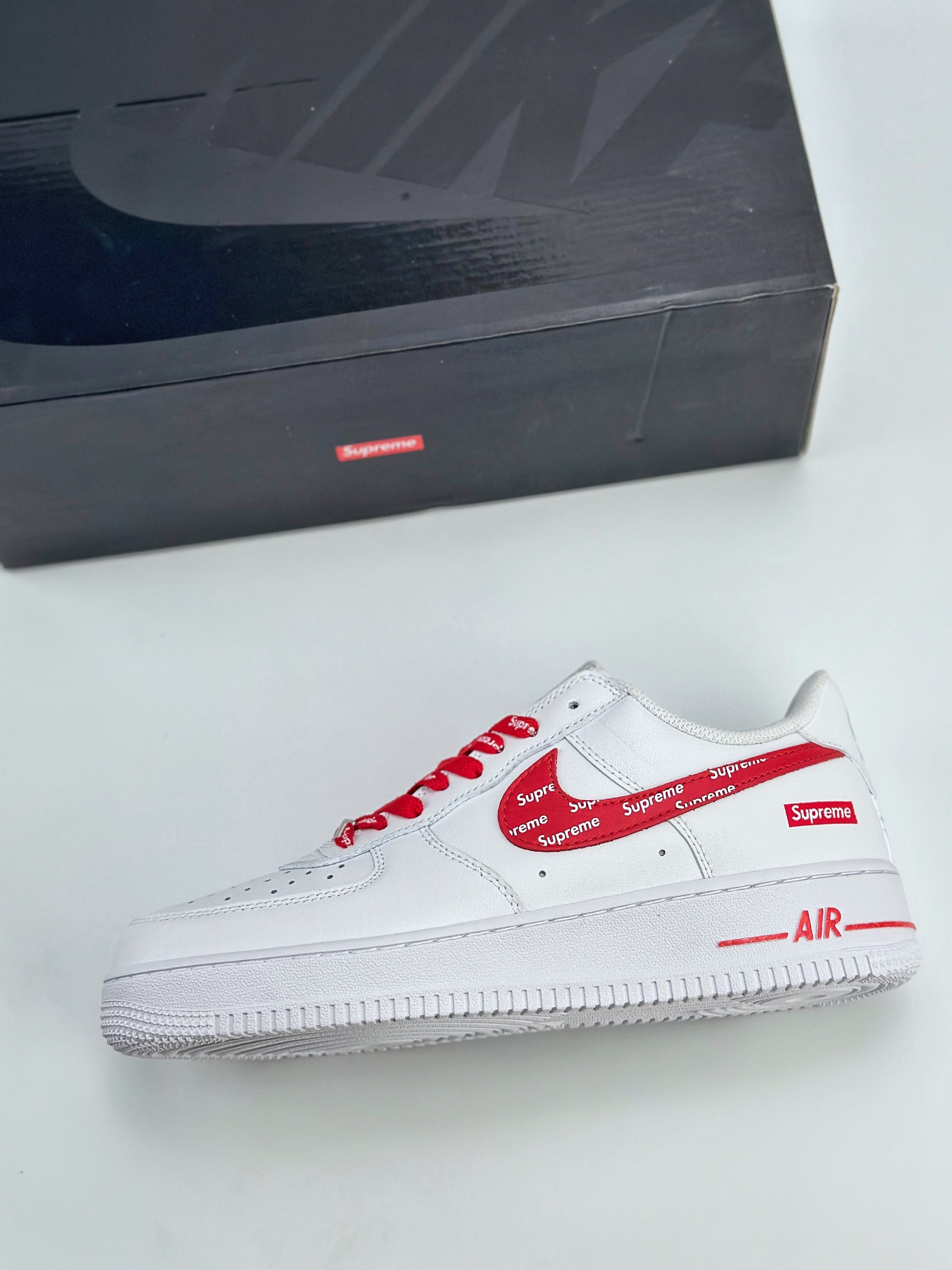 Nike Air Force 1 Low 07 x Supreme 白红 CU9225-010