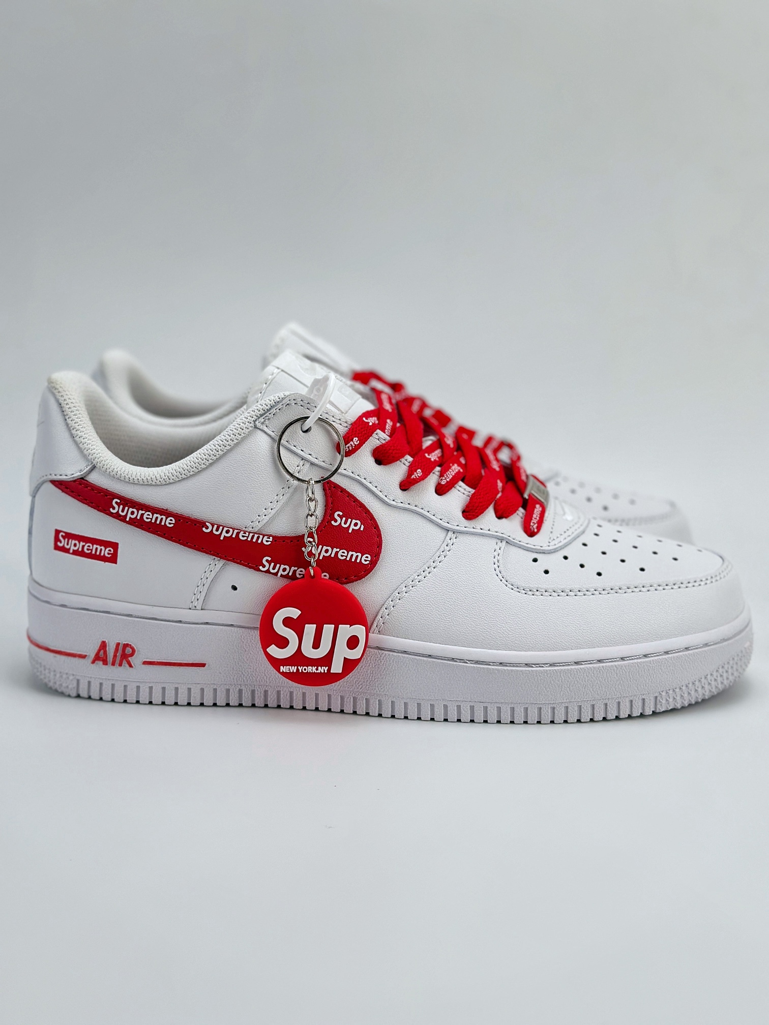 Nike Air Force 1 Low 07 x Supreme 白红 CU9225-010