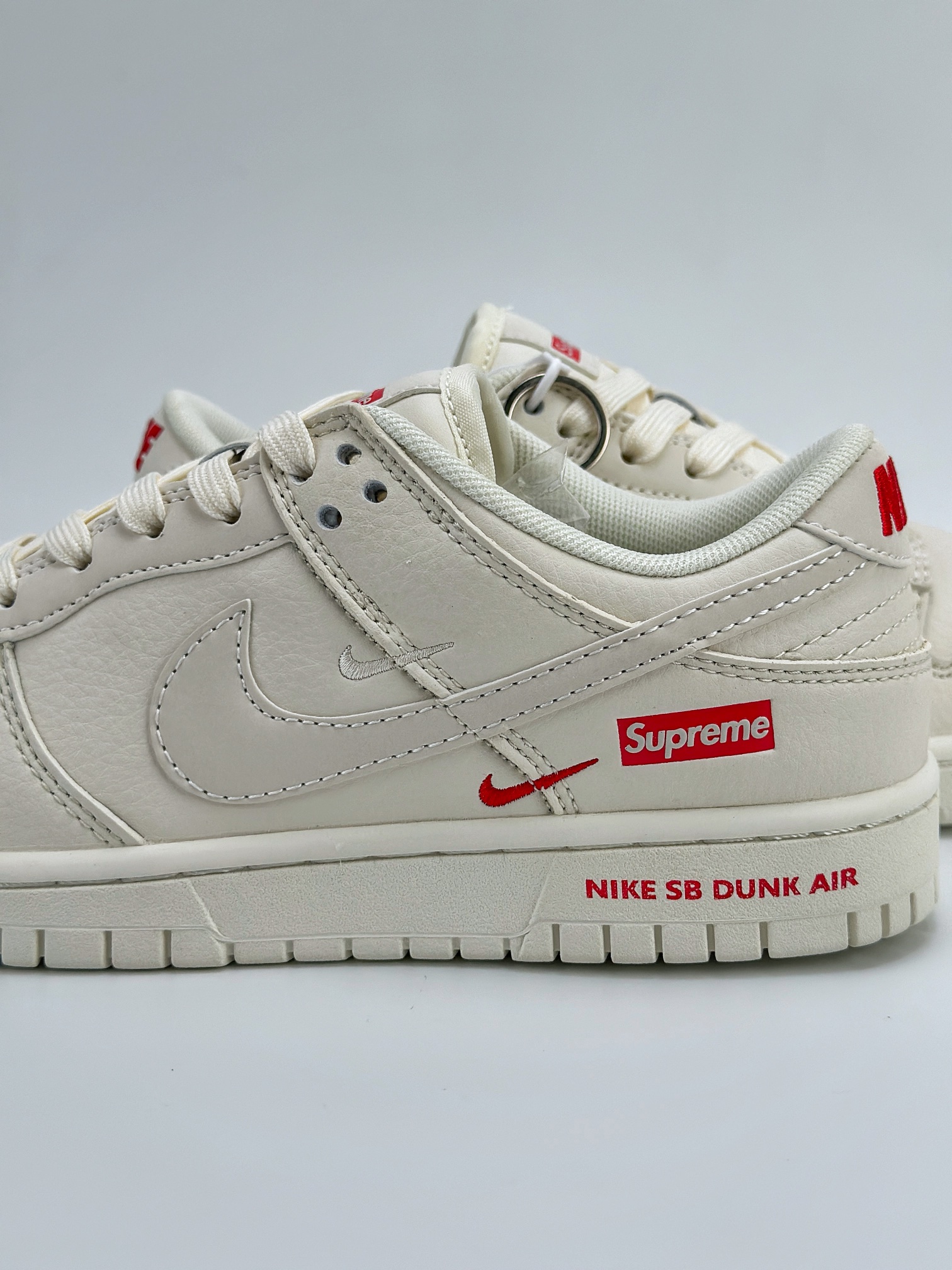 Nike SB Dunk Low x Supreme 白红双小钩 SJ2068-267