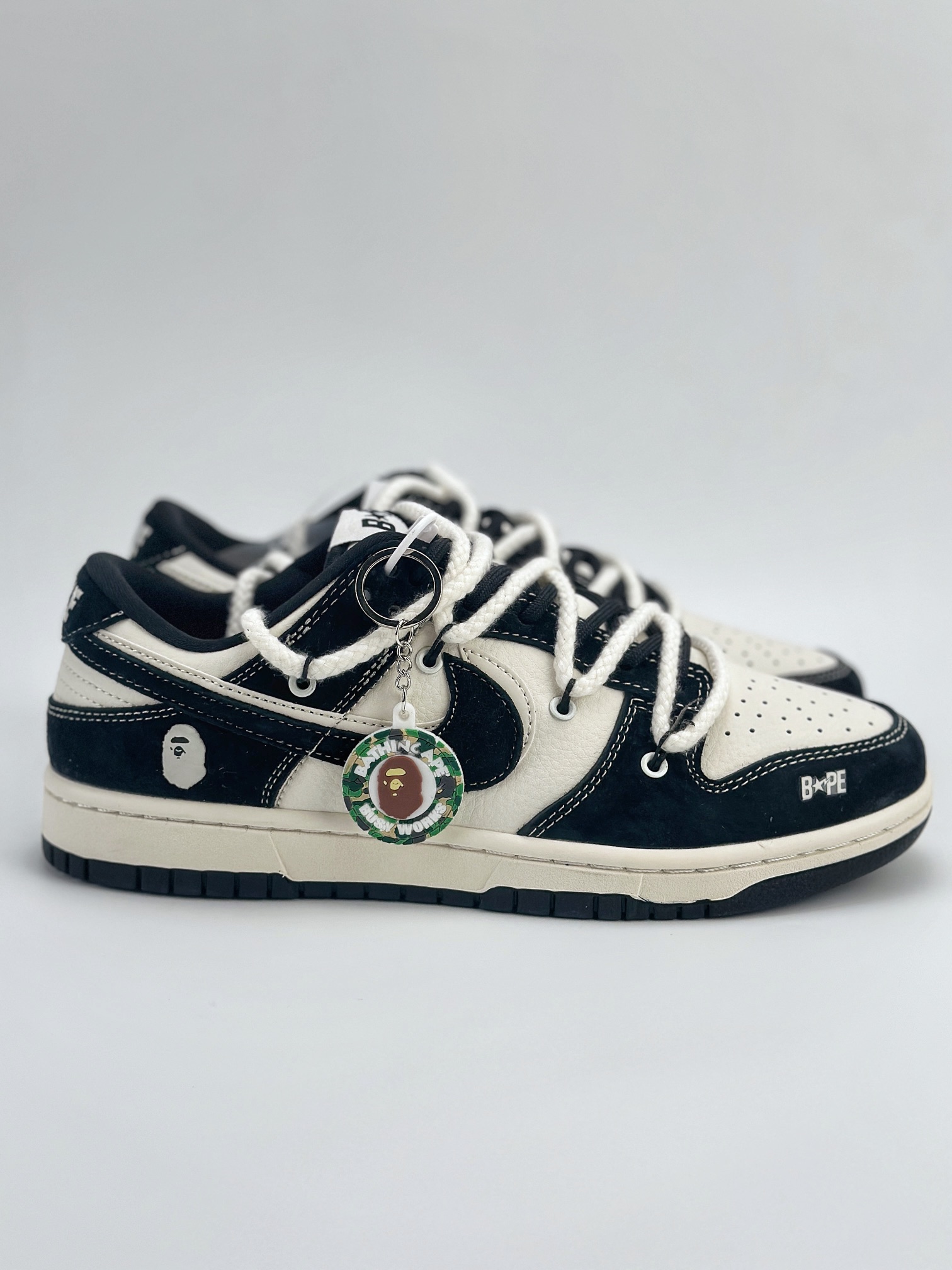 Nike SB Dunk Low x BAPE 白黑双钩绑带 SJ2068-269