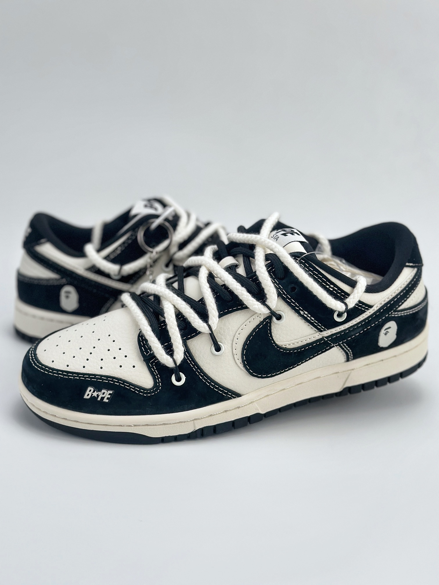 Nike SB Dunk Low x BAPE 白黑双钩绑带 SJ2068-269