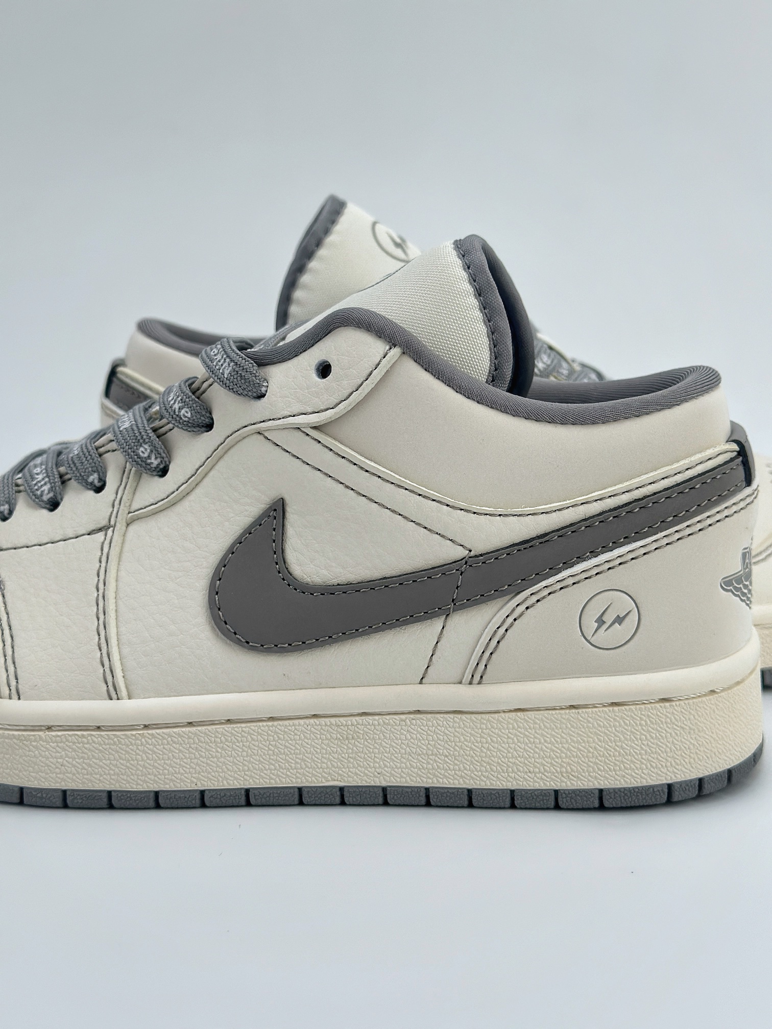 Air Jordan 1 Retro Low x Fragment Design 闪电藤原浩联名 CF3688-020