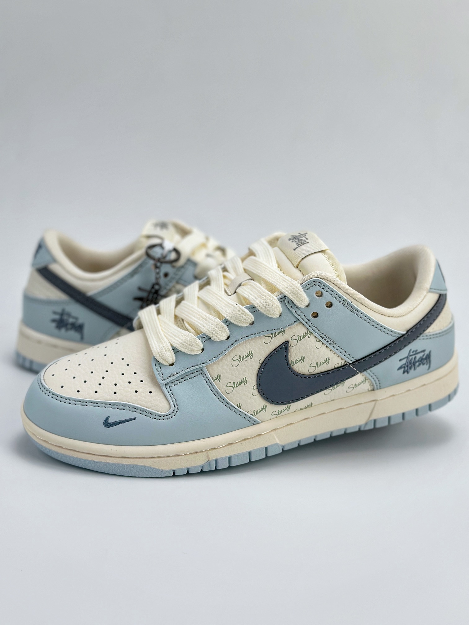 Nike SB Dunk Low x Stussy 斯图西米白天蓝 CF3688-012