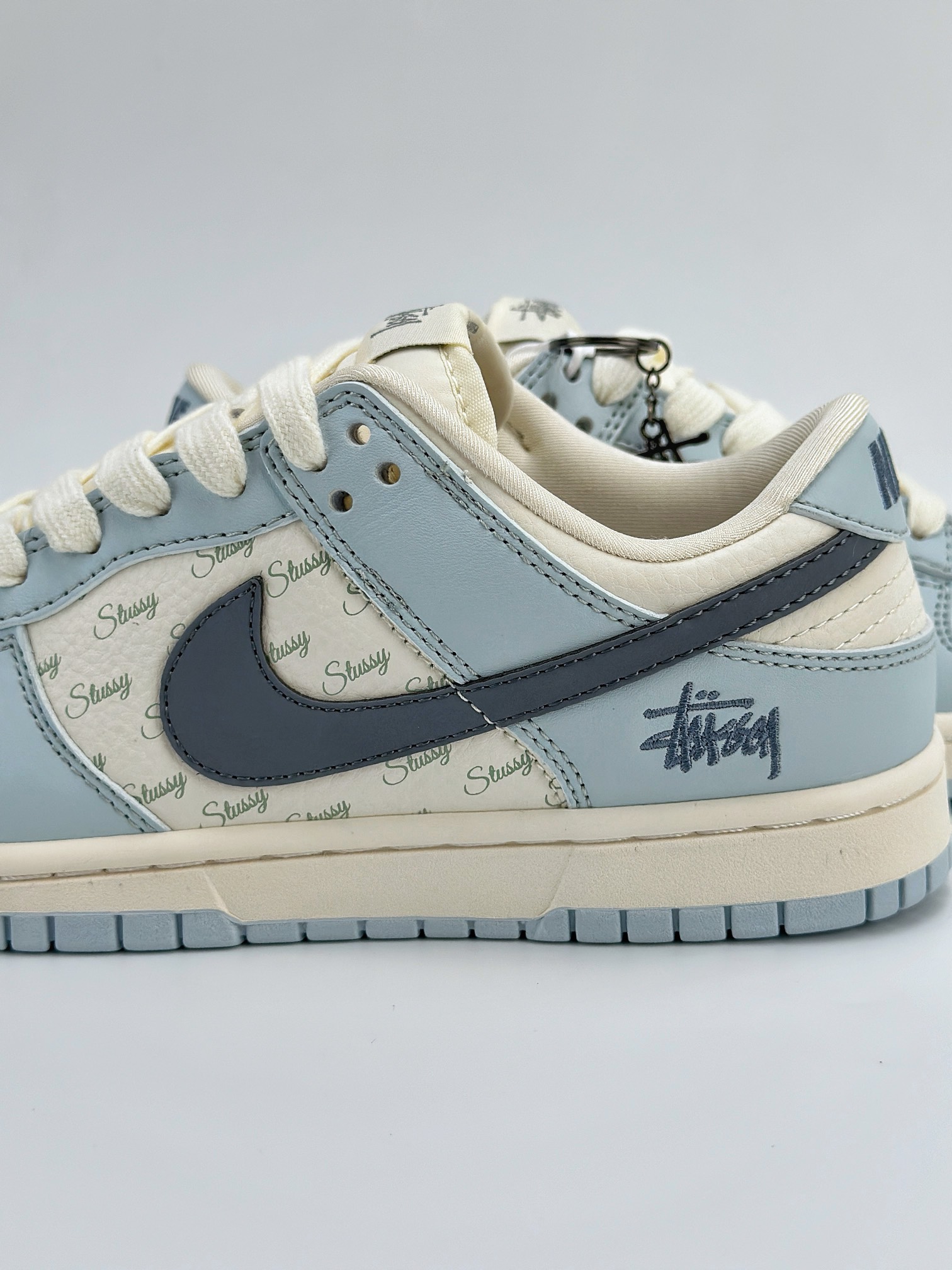 Nike SB Dunk Low x Stussy 斯图西米白天蓝 CF3688-012