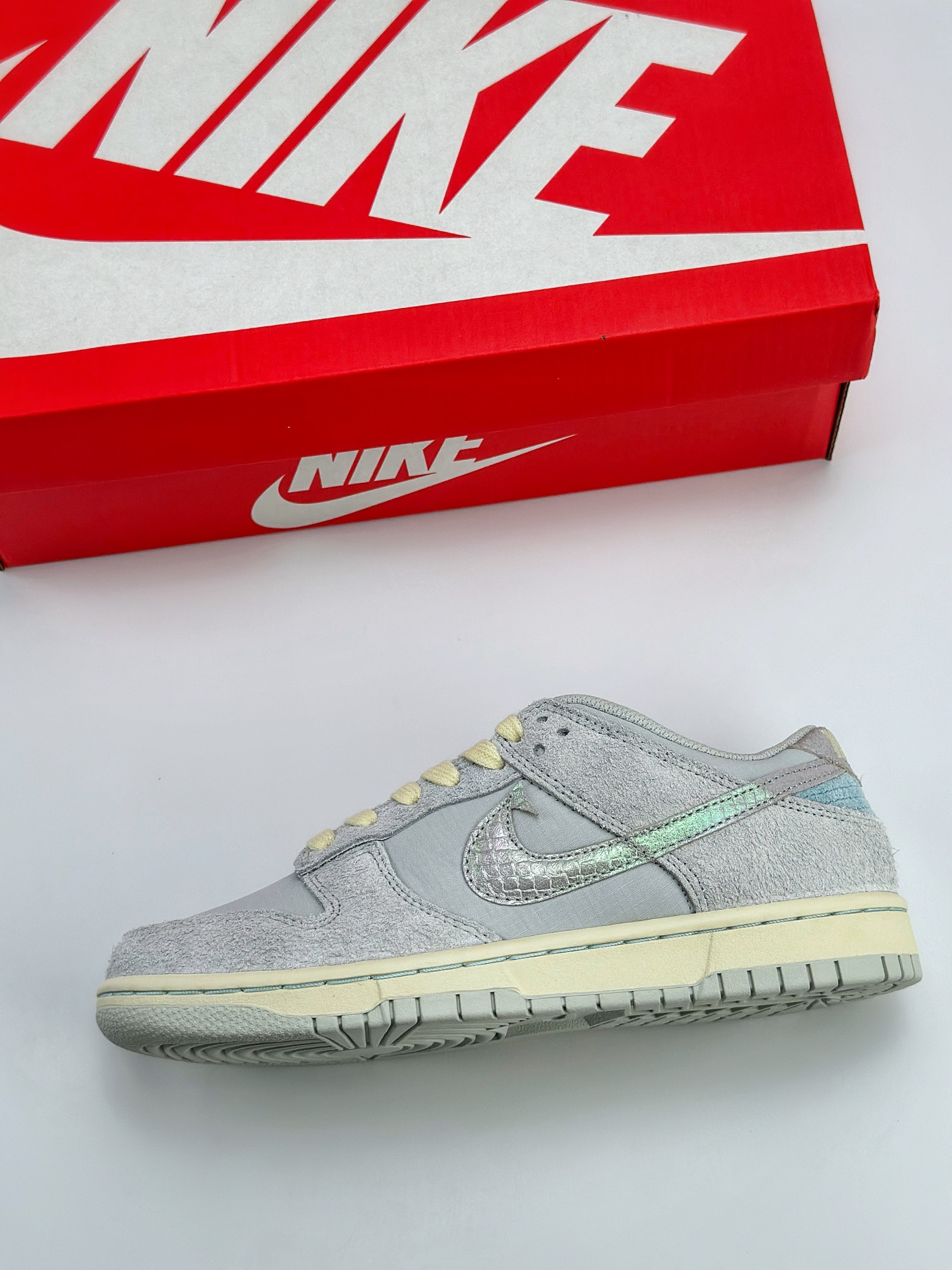 NIKE SB Dunk Low 钓鱼 Gone Fishing ”Light Silver and Ocean Bliss” 灰黄 DV7210-001